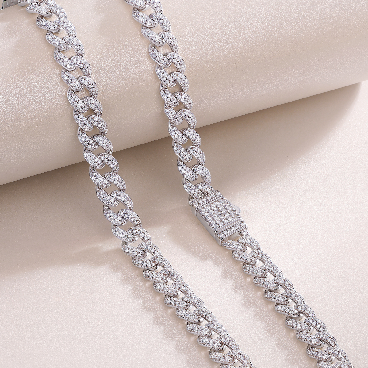 Silver Island Crushed Ice - A Luxurious And Fashionable Light Luxury Jewelry Necklace