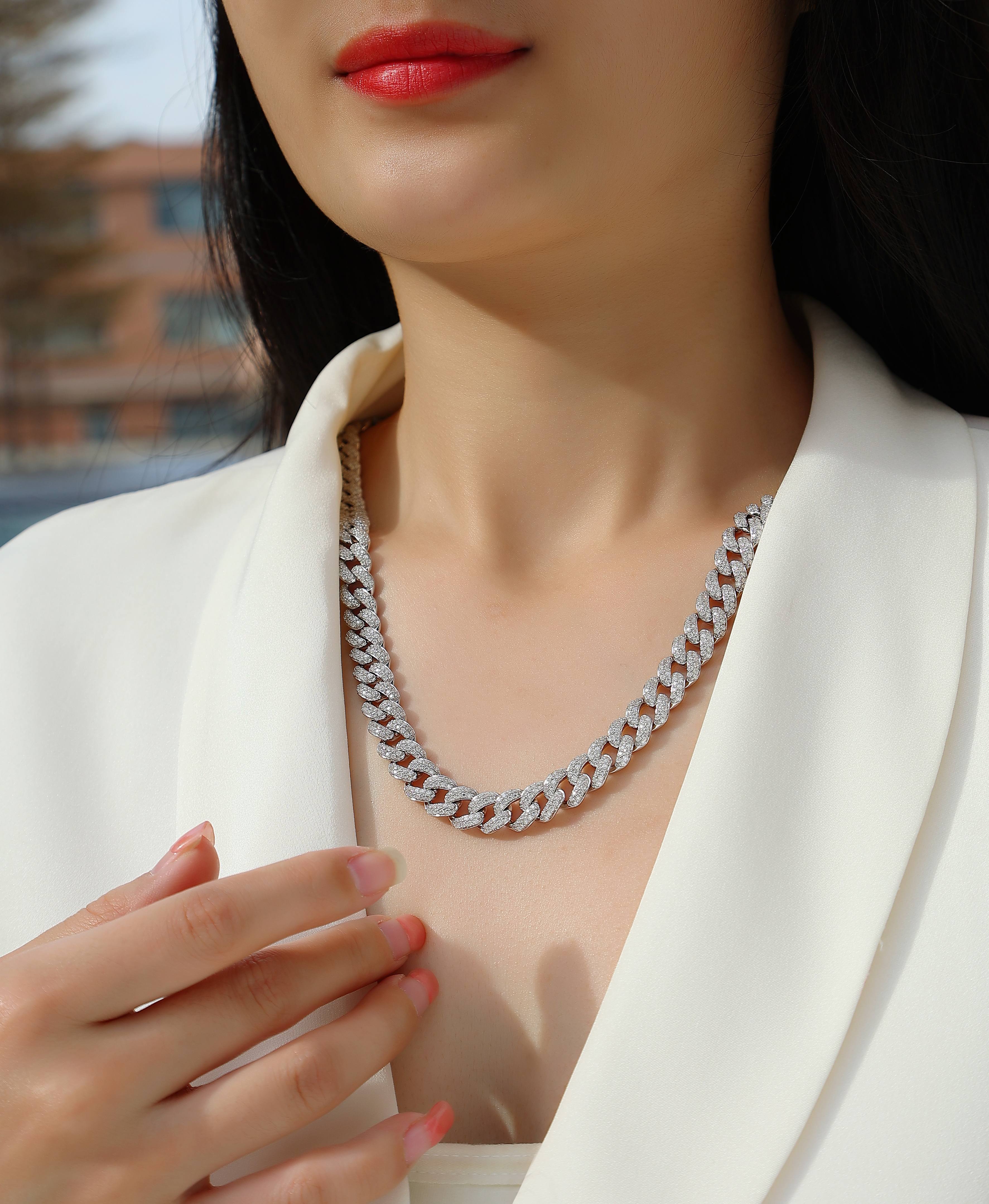 Silver Island Crushed Ice - A Luxurious And Fashionable Light Luxury Jewelry Necklace