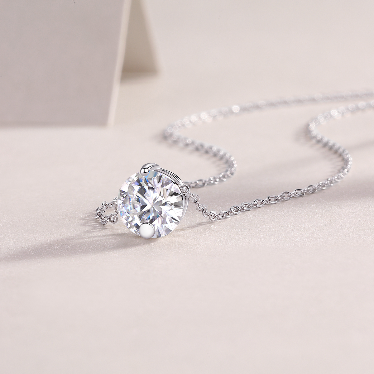 Simple Pleasure - Top-quality Moissanite Fashionable Light Luxury Jewelry Pendant Necklace
