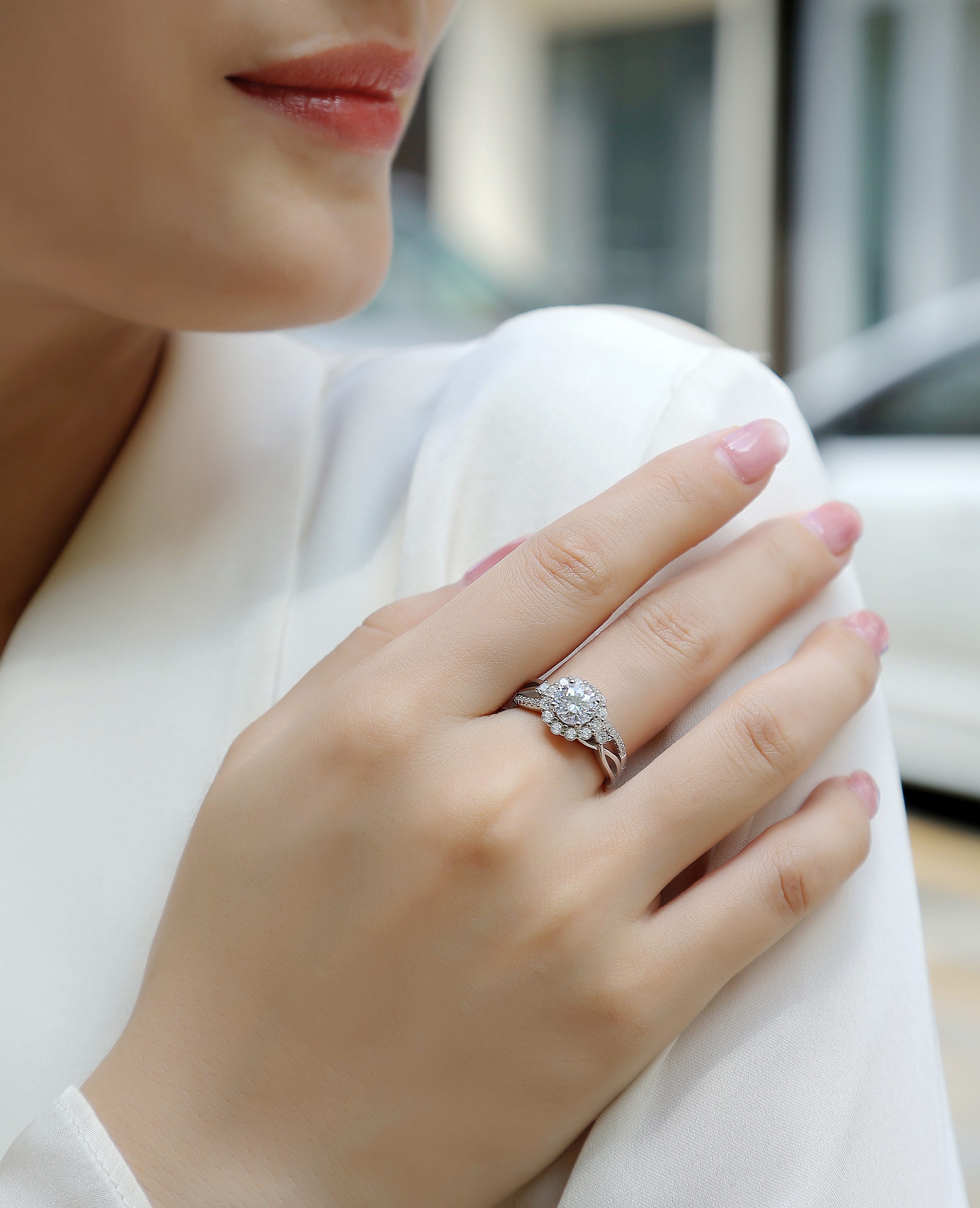 Snow Lotus - Set With 2-carat Top-quality Moissanite Silver And Gold-plated Diamond