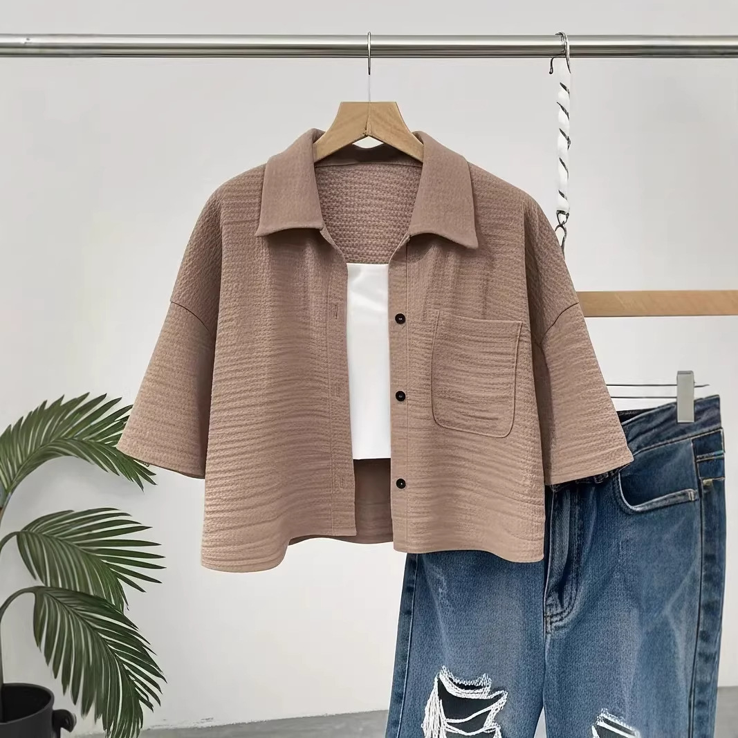 Solid-color Buttoned-pocket Cropped Blouse
