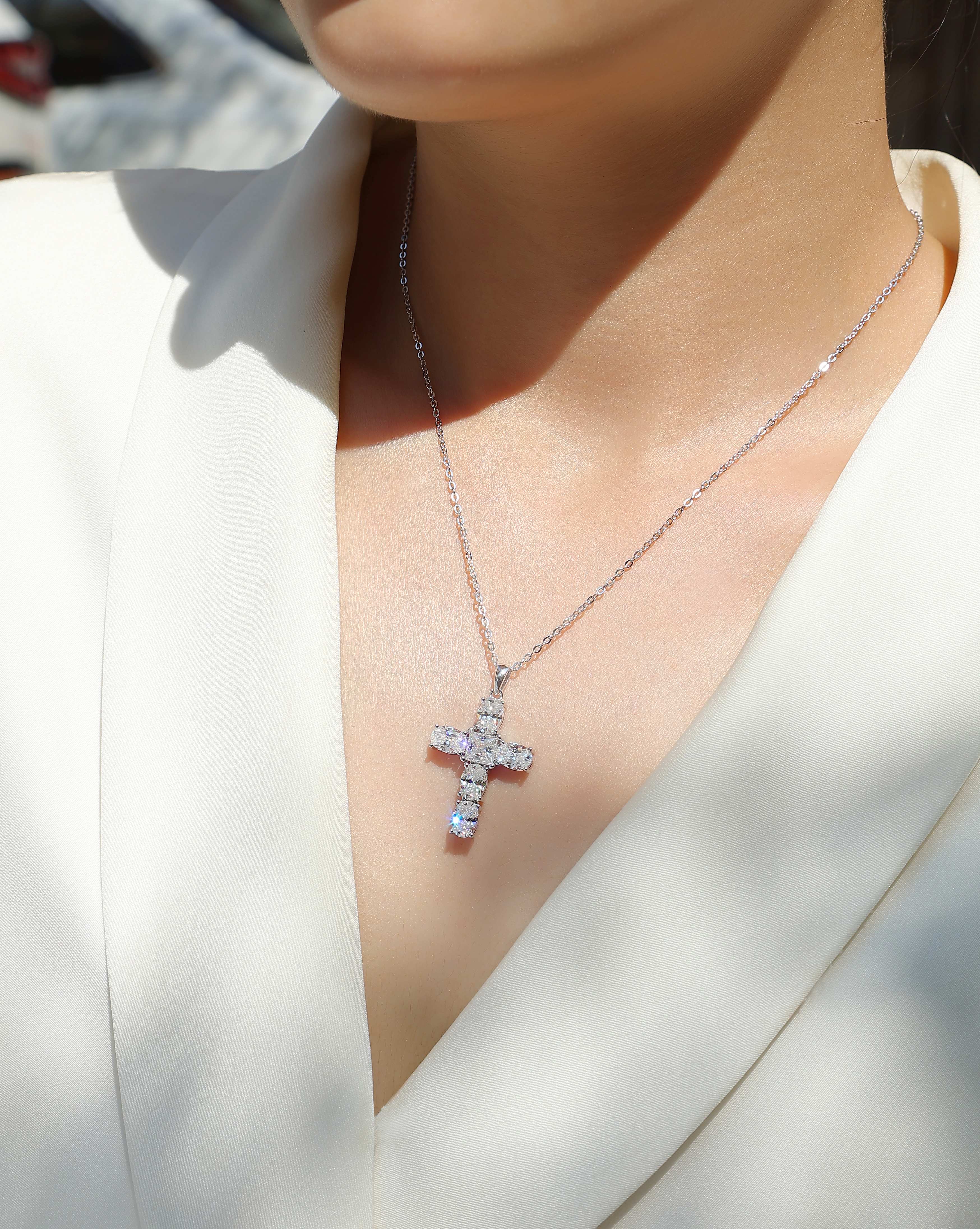 Soul Guidance - A Fashionable And Trendy Necklace Pendant Set With Top-quality Moissanite