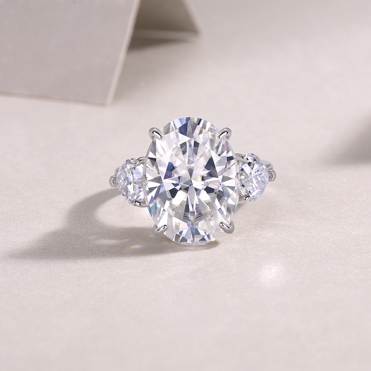 Soul Resonance - A Wedding Ring Set With Top-quality Egg-shaped Moissanite Silver And