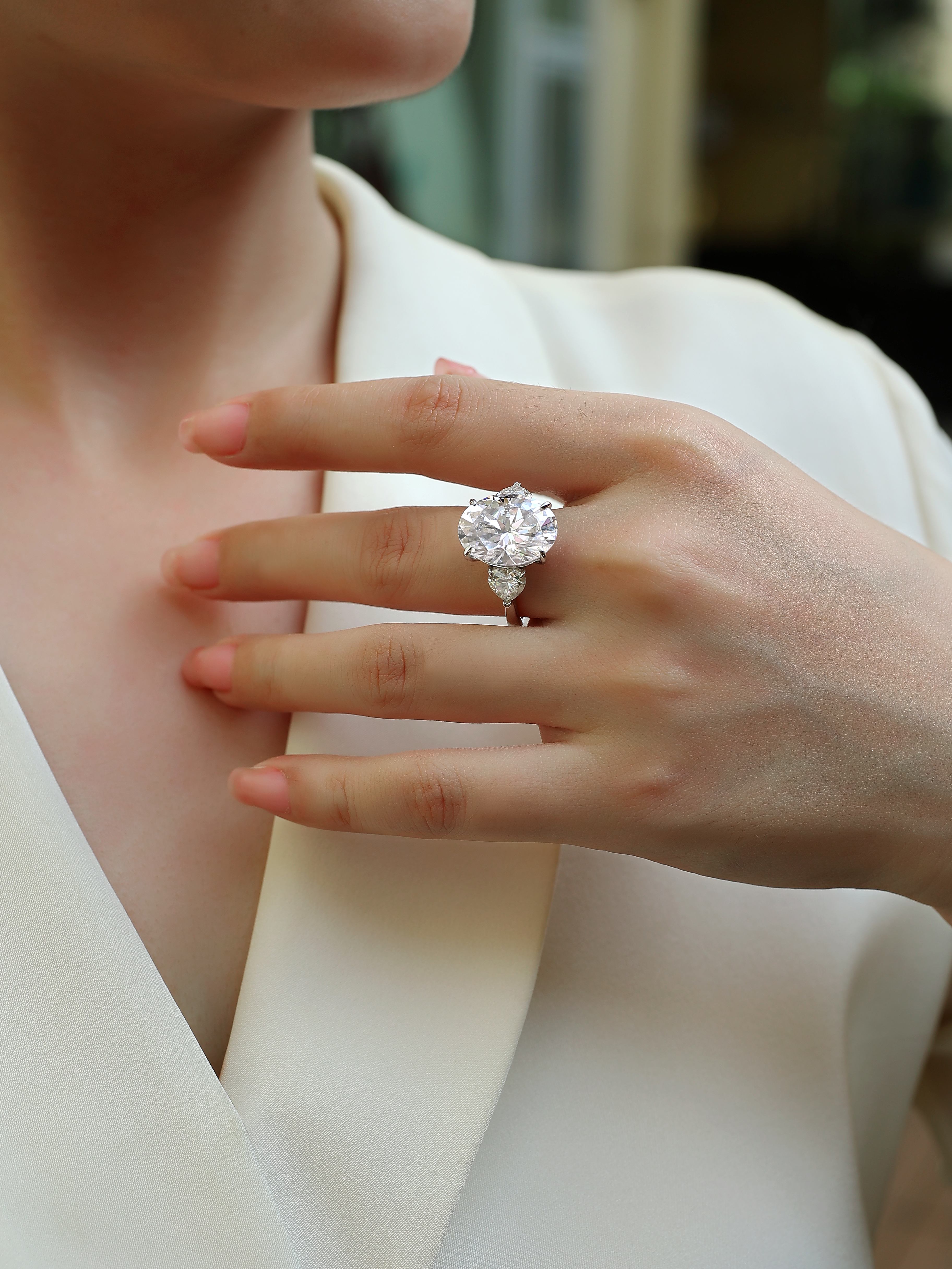 Soul Resonance - A Wedding Ring Set With Top-quality Egg-shaped Moissanite Silver And