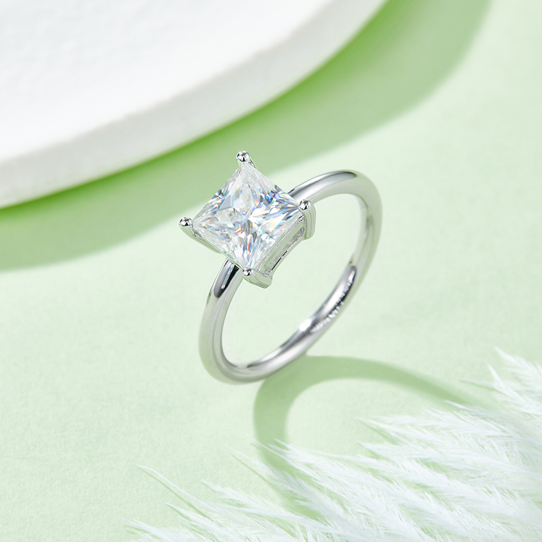 Square Moissanite Set With Top-quality Moissanite Luxury And Fashionable Light Luxury