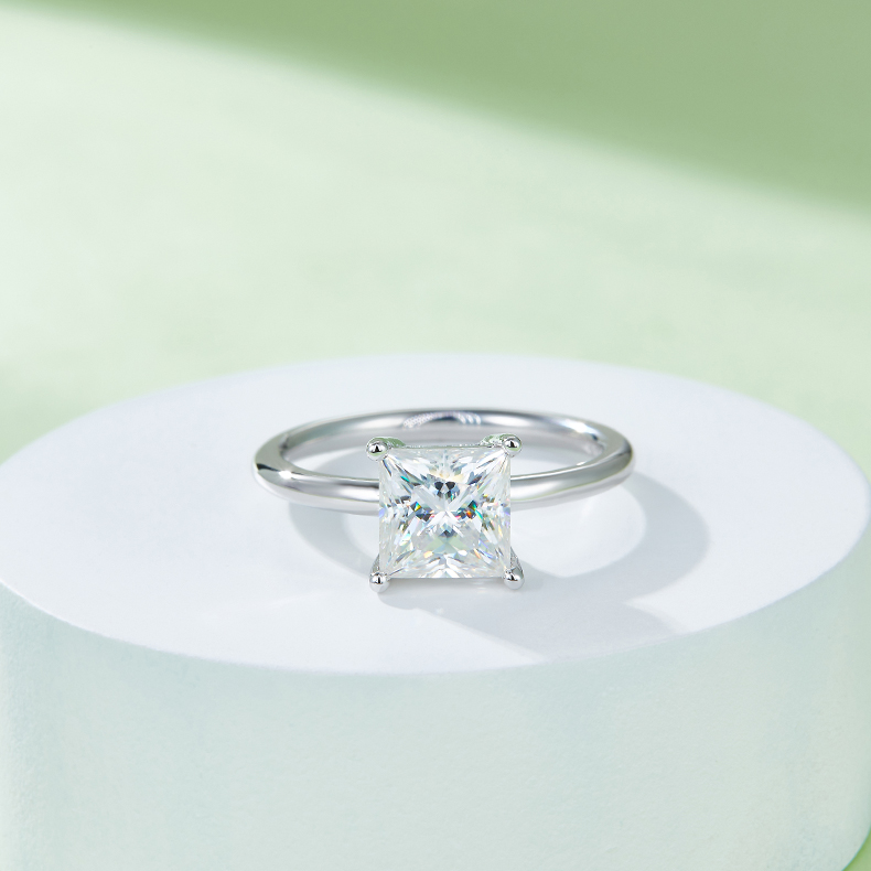 Square Moissanite Set With Top-quality Moissanite Luxury And Fashionable Light Luxury