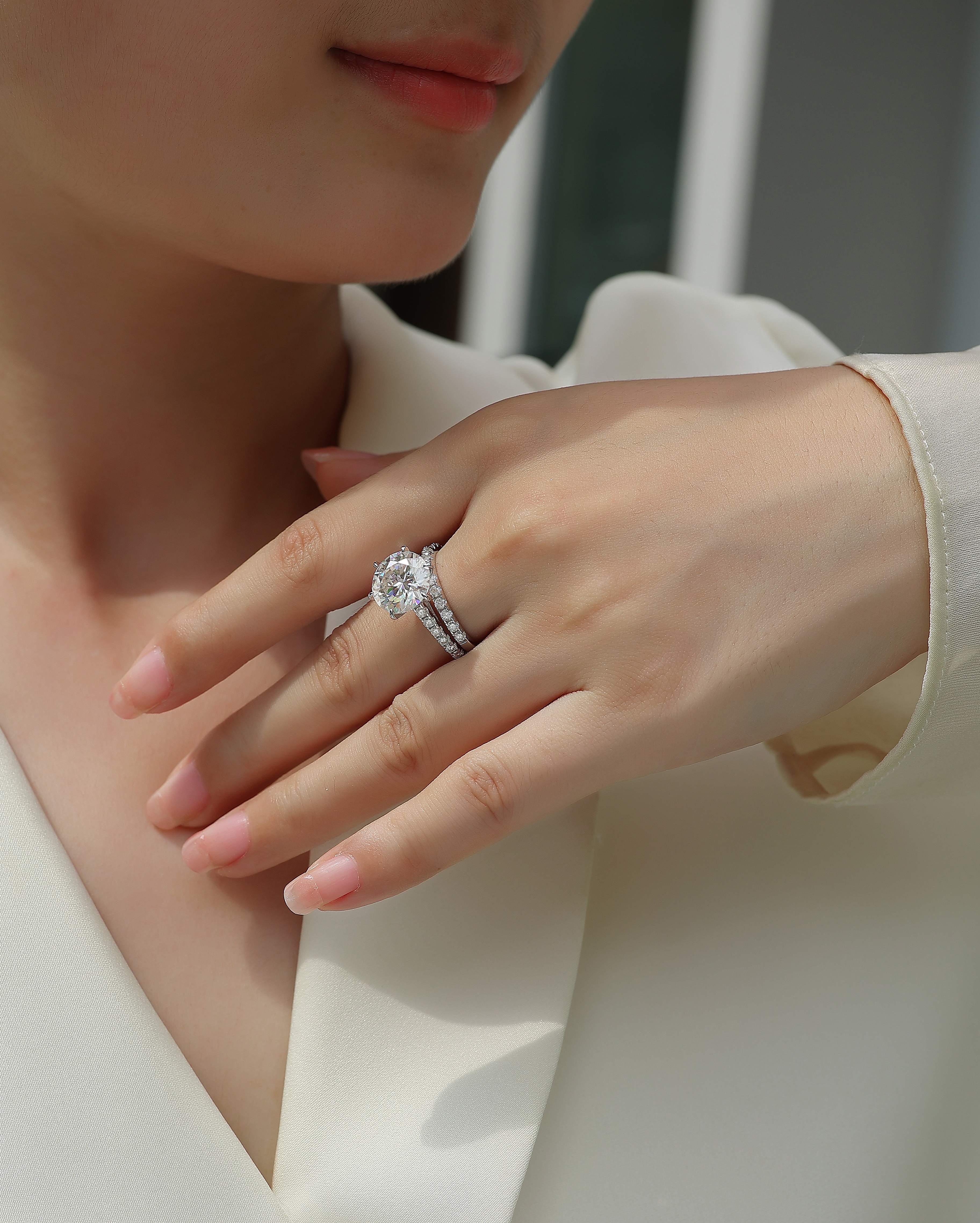 Star Double Dance - A 5-carat Silver Diamond Ring Set With Top-quality Moissanite And