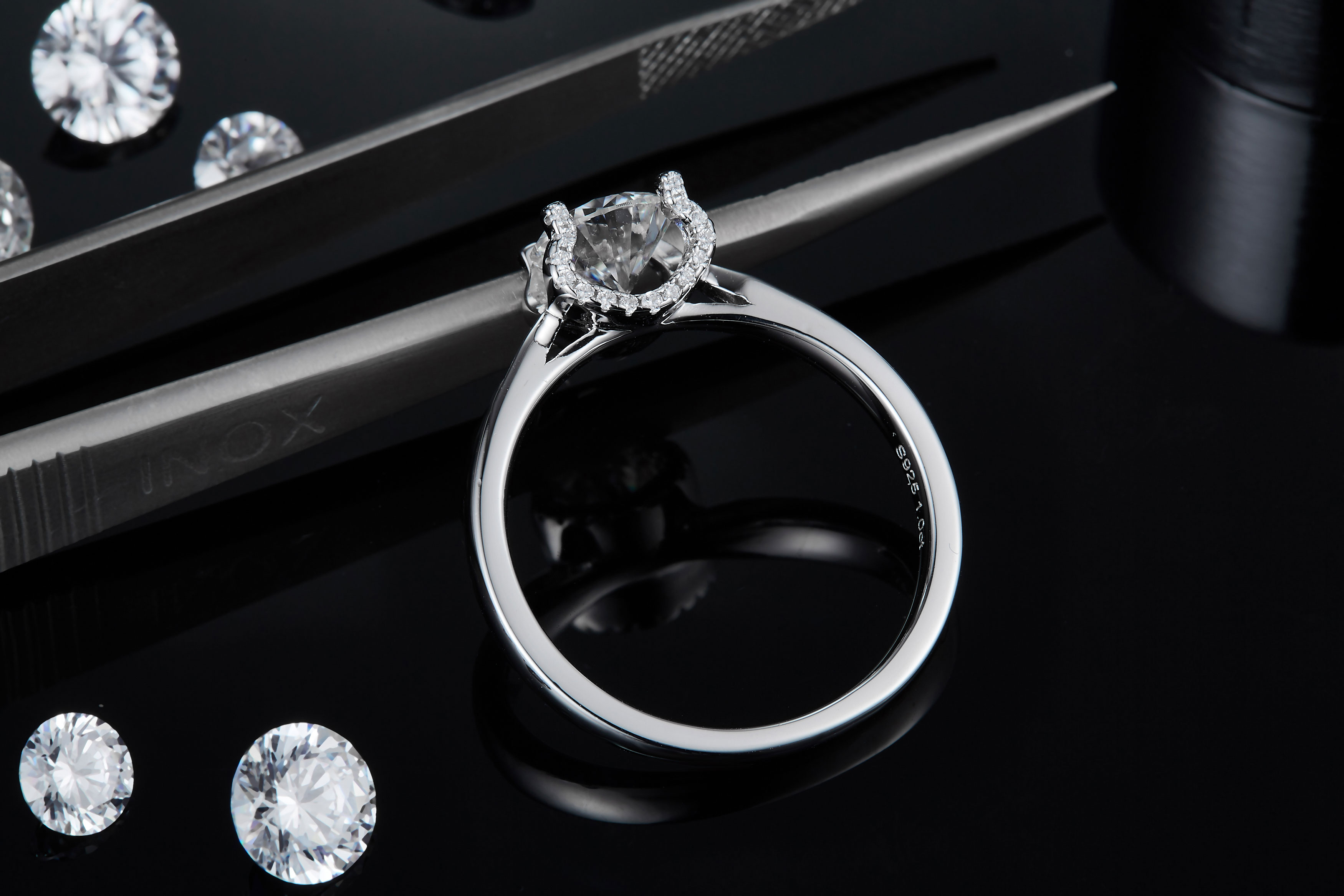Star Guardian - A Wedding Ring Set With 1-carat Top-quality Moissanite Silver And