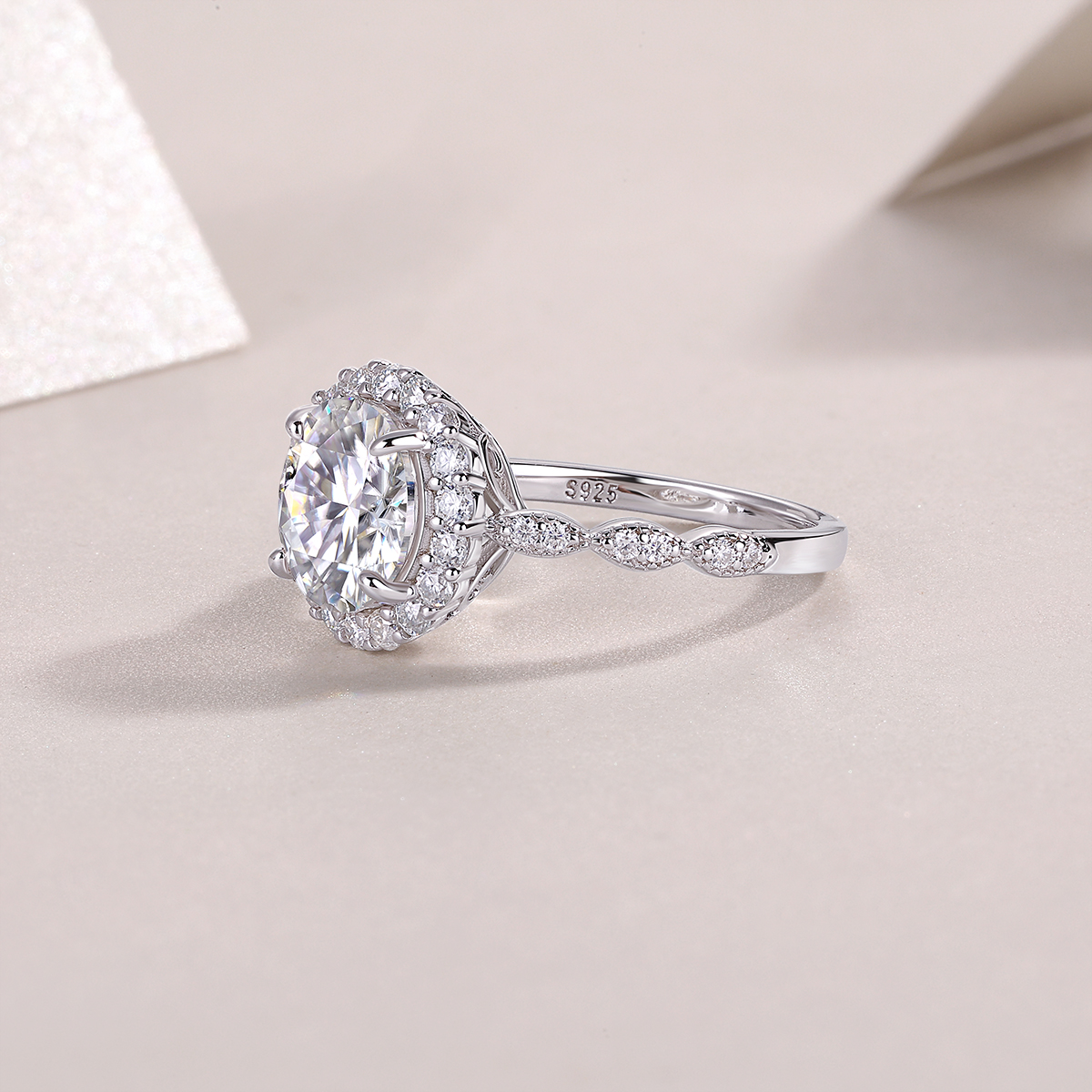 Star-studded - A Wedding Ring Set With Top-quality 3-carat Moissan Silver And