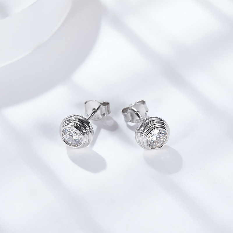 Sterling Silver 0.5 Or 1CT Moissanite Stud Earrings Round Bezel Set With GRA Certificate