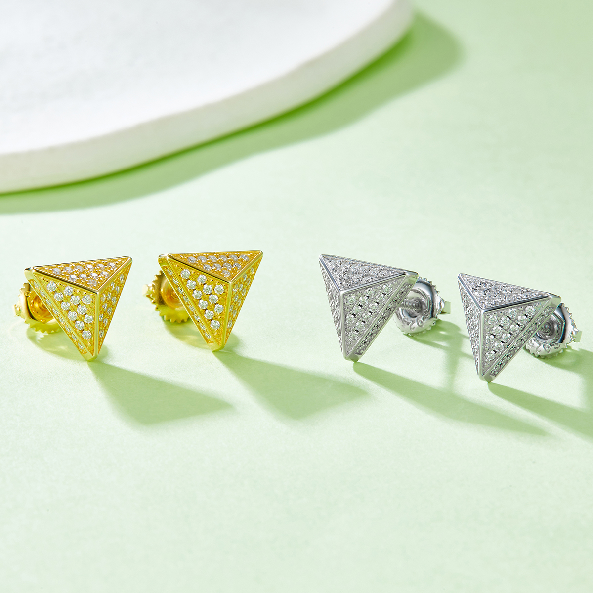 Sterling Silver 114pcs D Color VVS1 Moissanite Triangle Stud Earrings 3D Pyramid Screw
