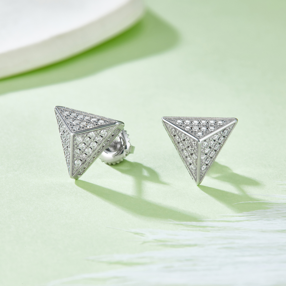 Sterling Silver 114pcs D Color VVS1 Moissanite Triangle Stud Earrings 3D Pyramid Screw
