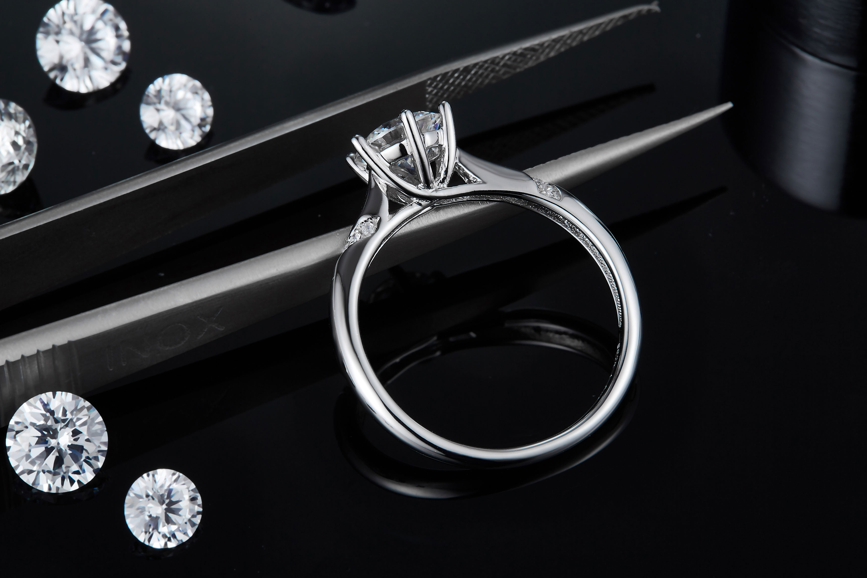 Sterling Silver 1ct Moissanite Engagement Ring, D-VVS1 Round Cut 6-Prong Twisted Band
