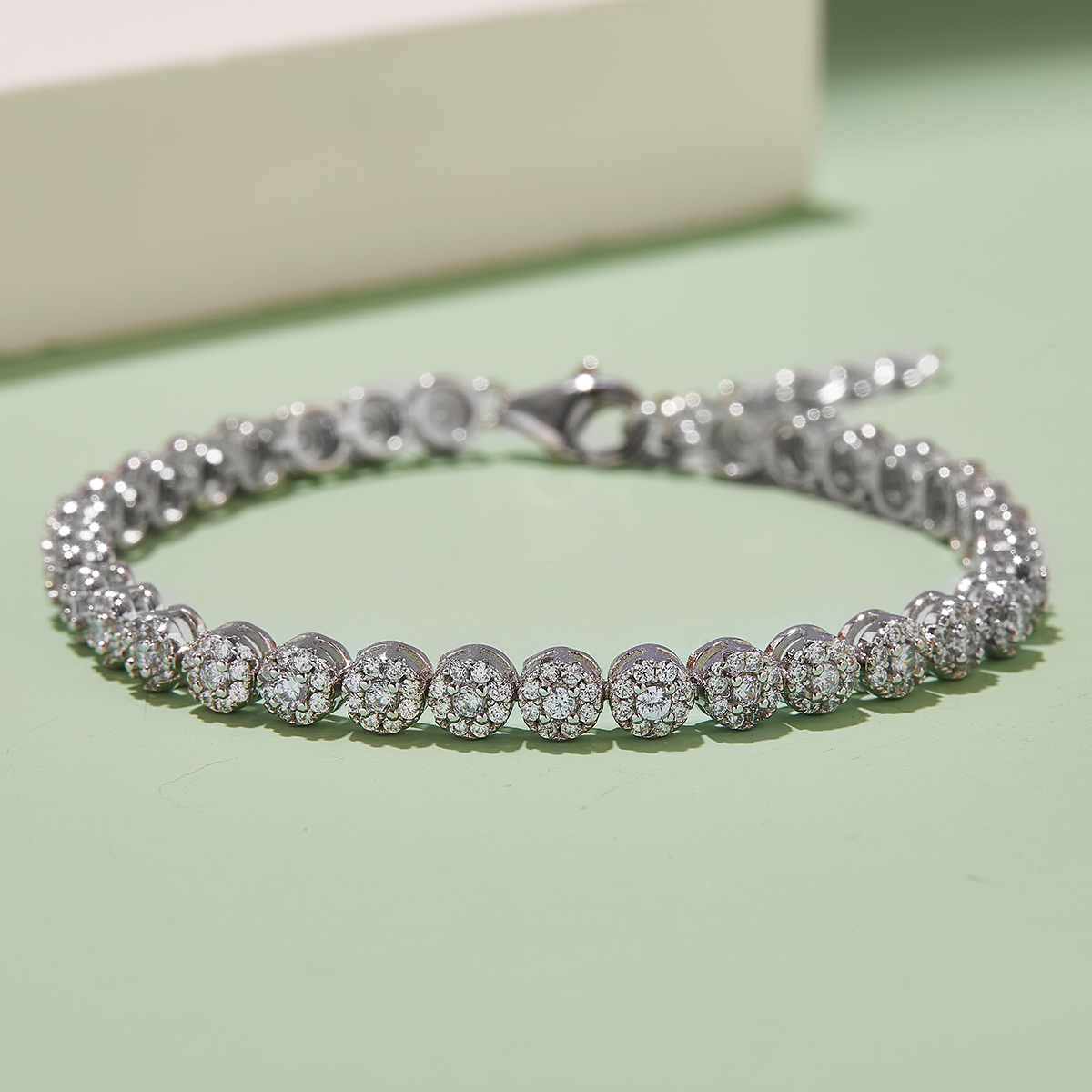 Sterling Silver 2mm Moissanite Cluster Tennis Bracelet 18cm 288pcs D Color VVS1 Platinum