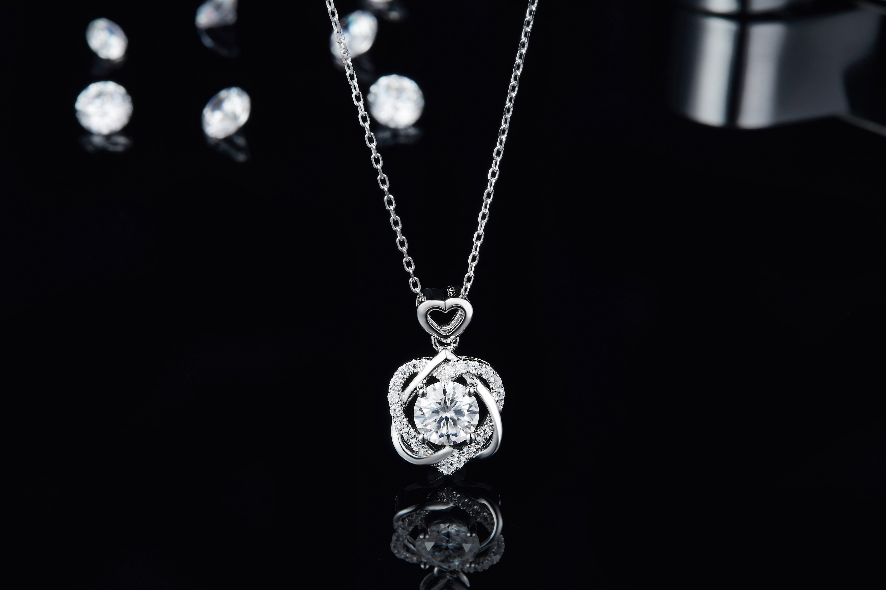 Sterling Silver Heart Necklace, 1ct D-VVS1 Moissanite & Lab-Grown Gems, Platinum Plated 3g