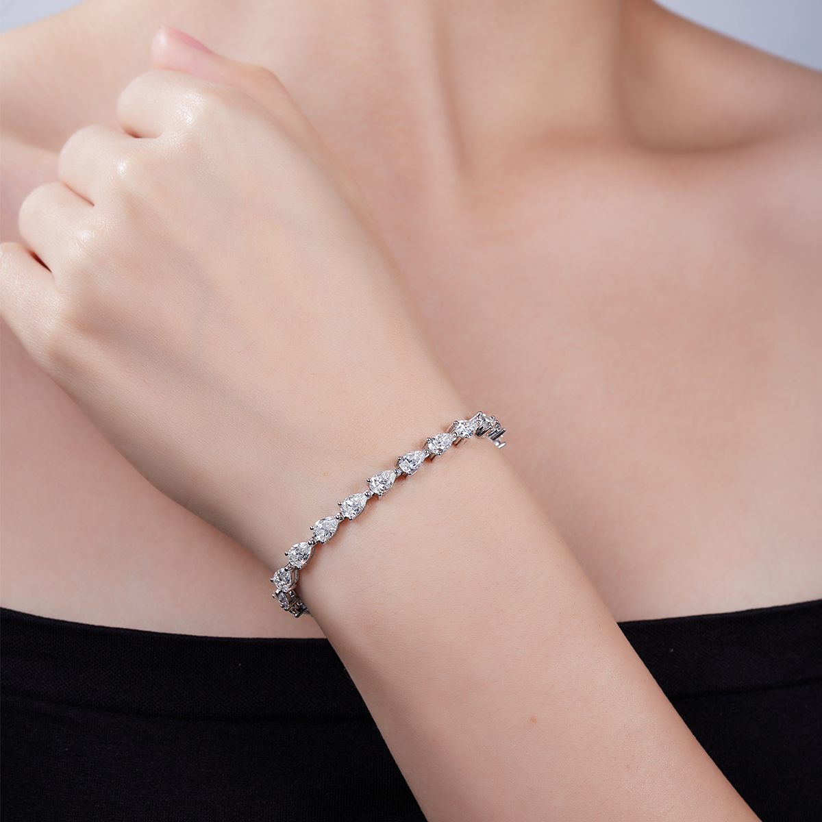 Sterling Silver Pear Cut Moissanite Tennis Bracelet 6x4mm D Color VVS1 16-18-20cm GRA