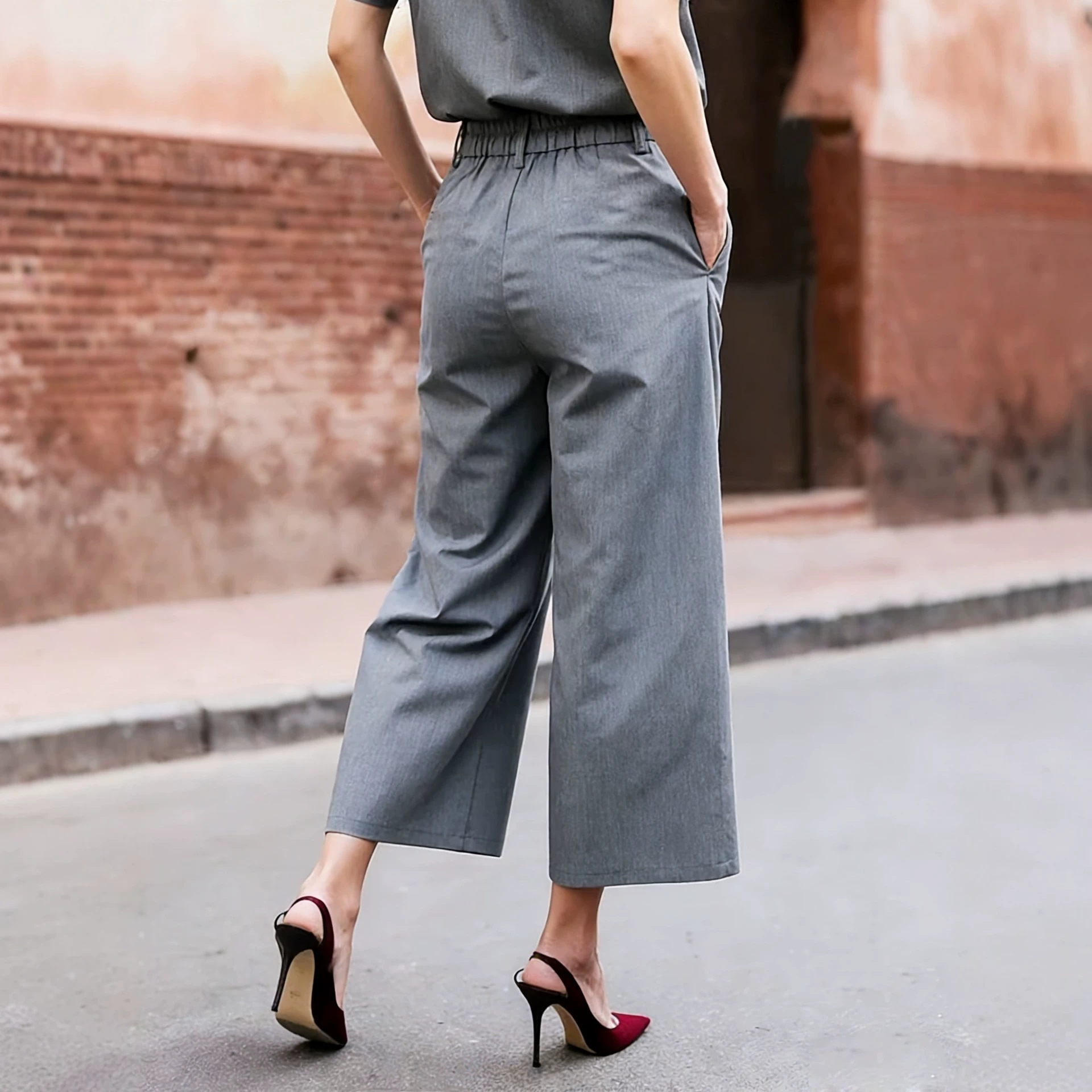 Elegantne, minimalističke, unikatne, jedinstvene labave pantalone širokih nogavica