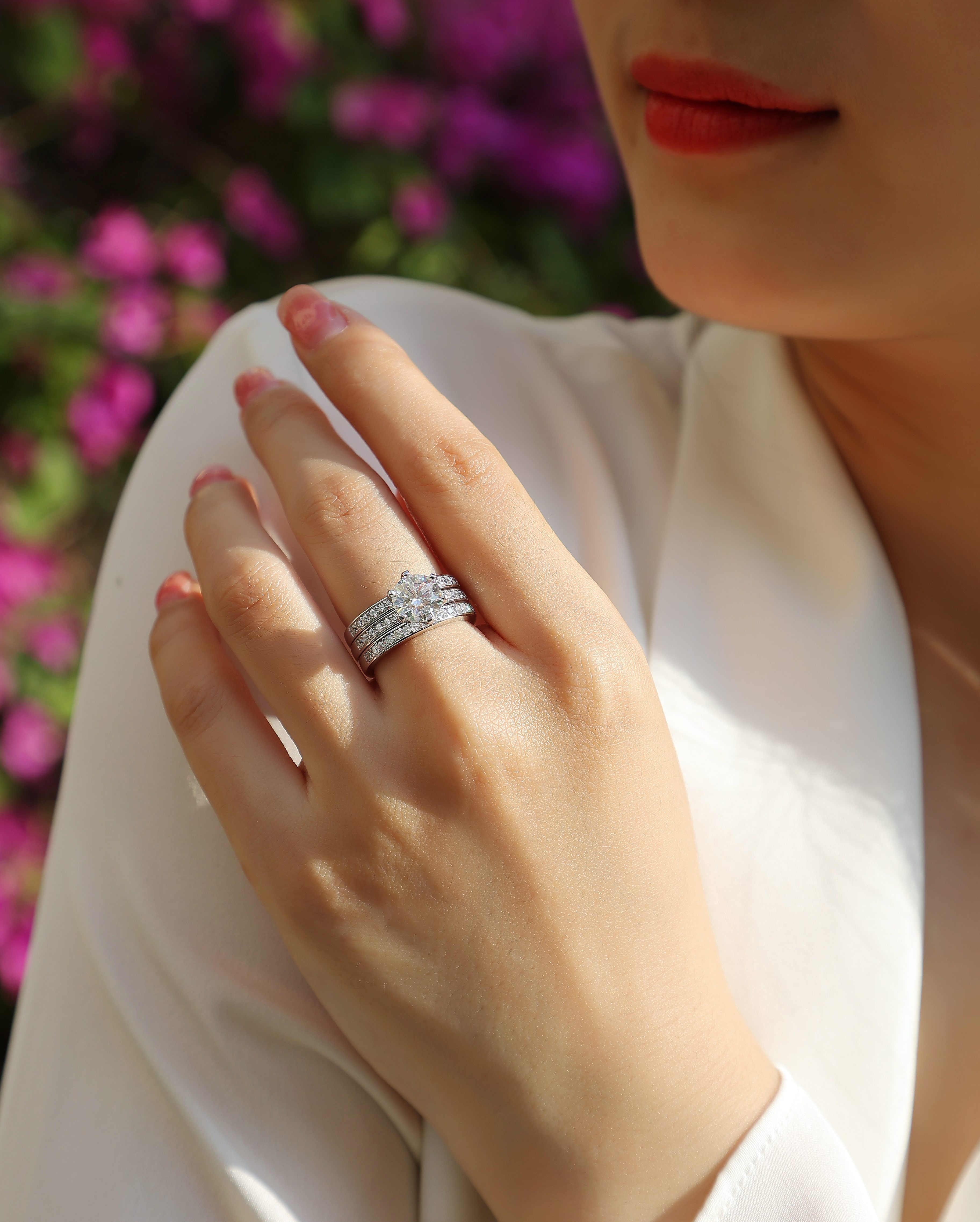 Surging - A Wedding Ring Set With 2-carat Top-quality Moissan Silver And Platinum-plated
