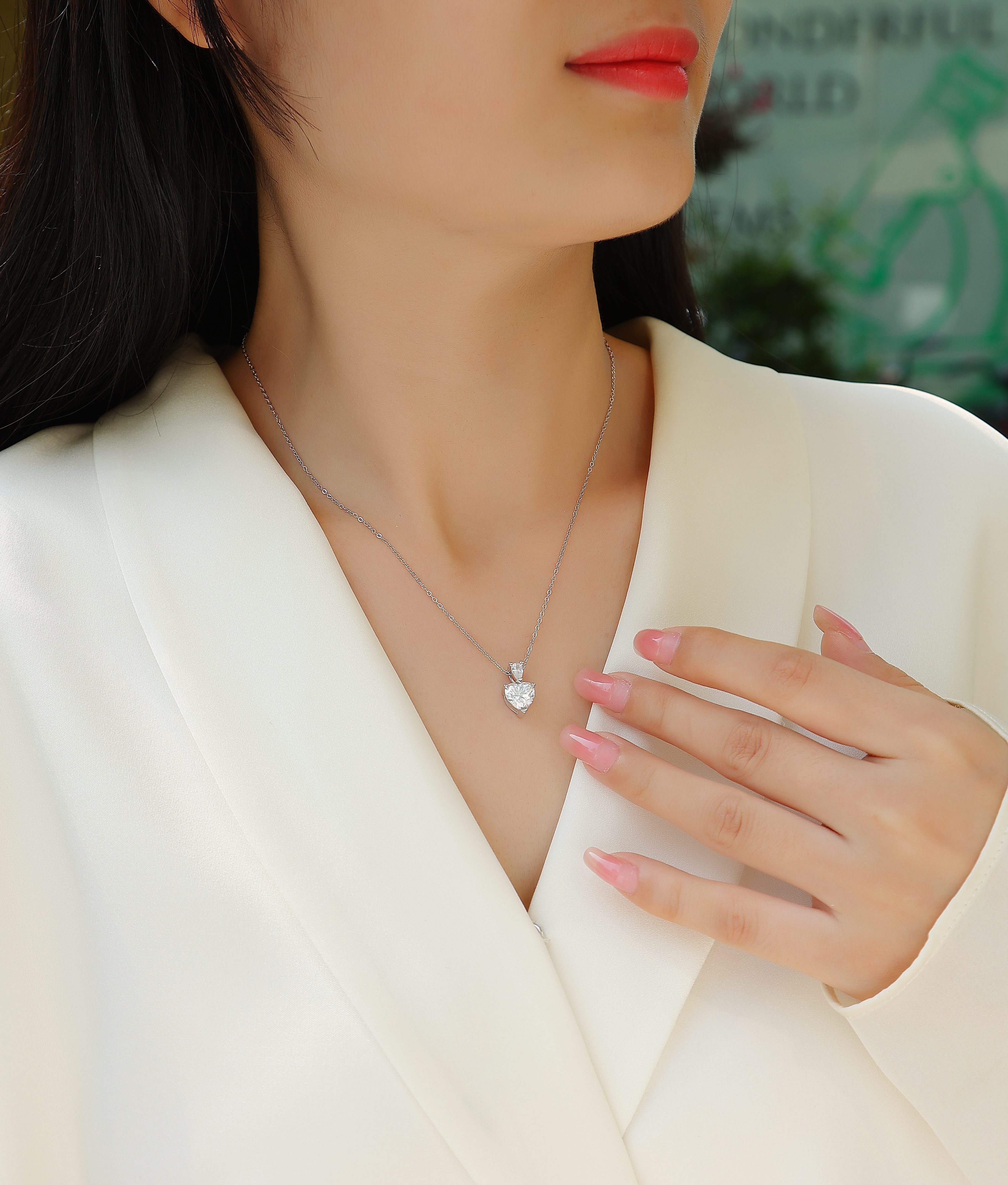 The Beloved Of The Heart - A Fashionable And Light Luxury Jewelry Pendant Necklace Set