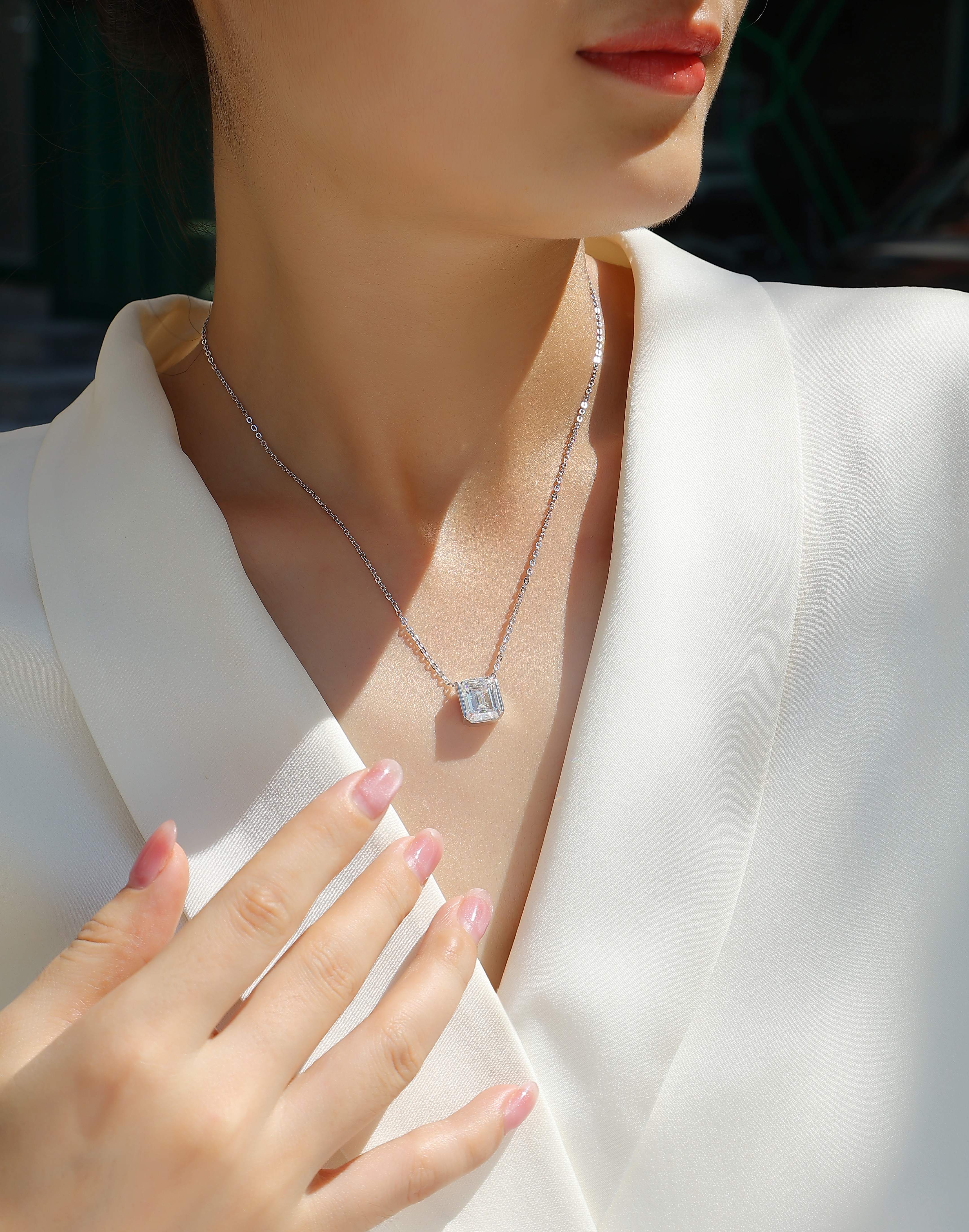 The Brilliance In A Small Space - A Fashionable And Trendy Necklace Pendant Set With