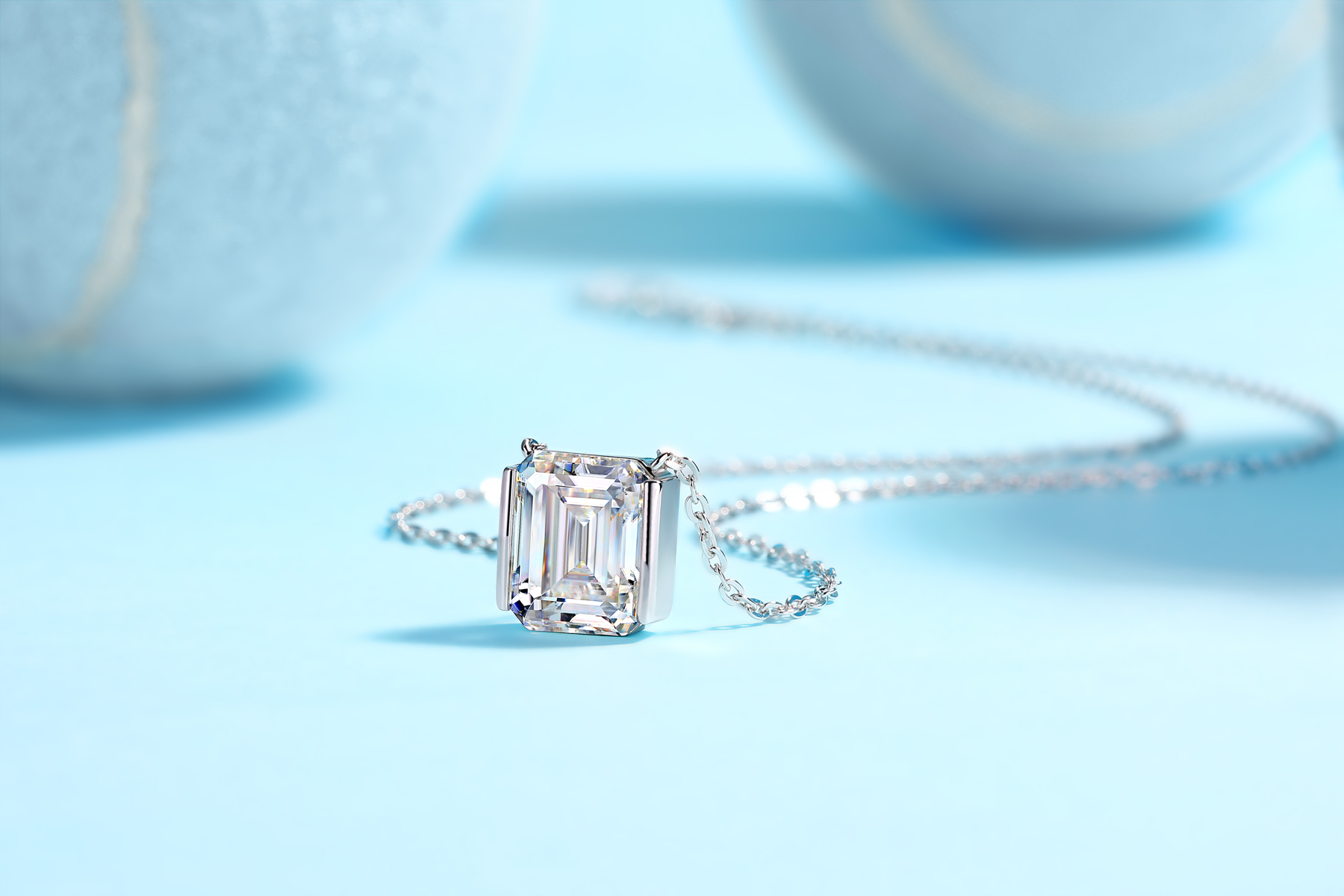 The Brilliance In A Small Space - A Fashionable And Trendy Necklace Pendant Set With