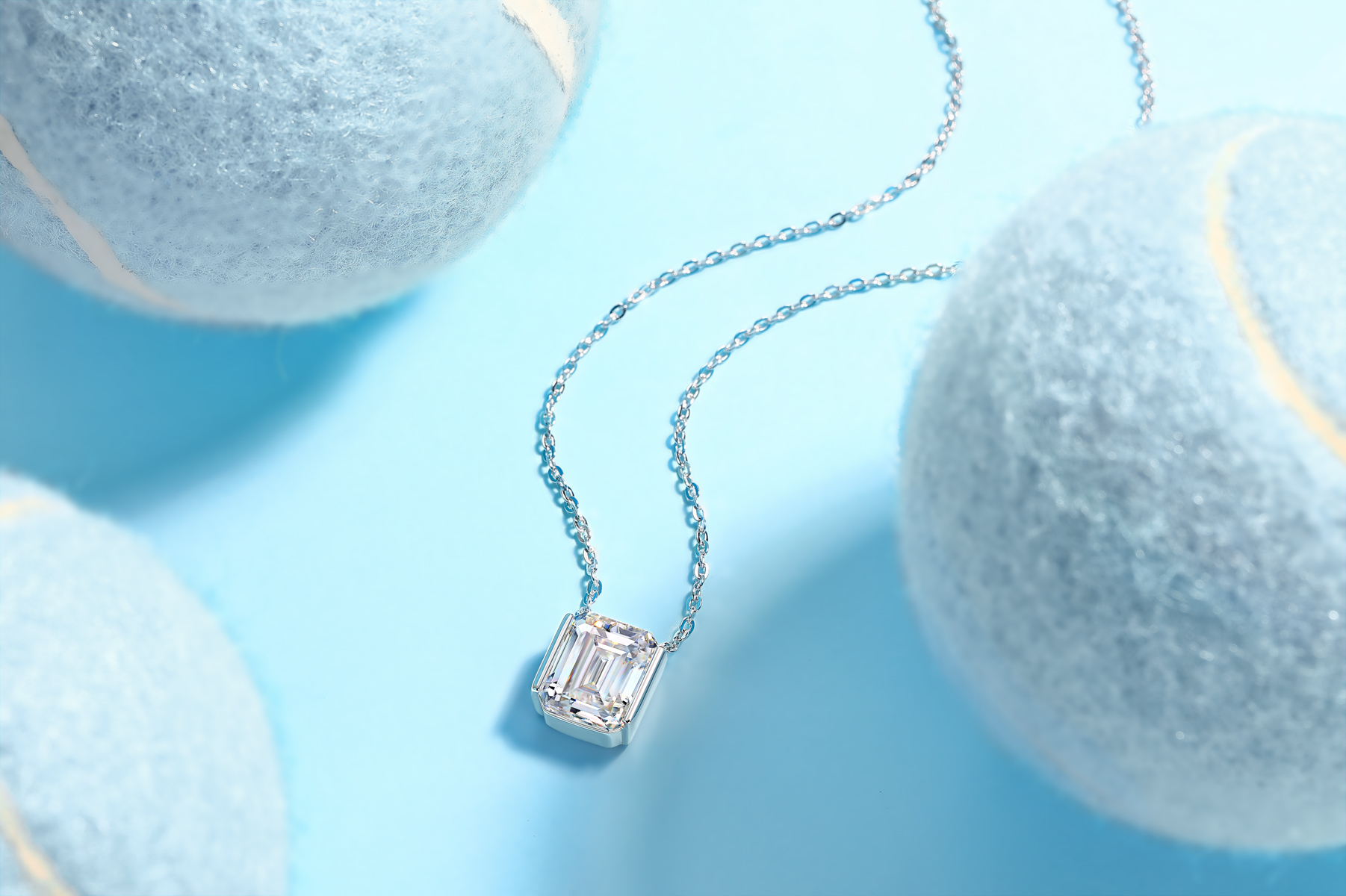 The Brilliance In A Small Space - A Fashionable And Trendy Necklace Pendant Set With