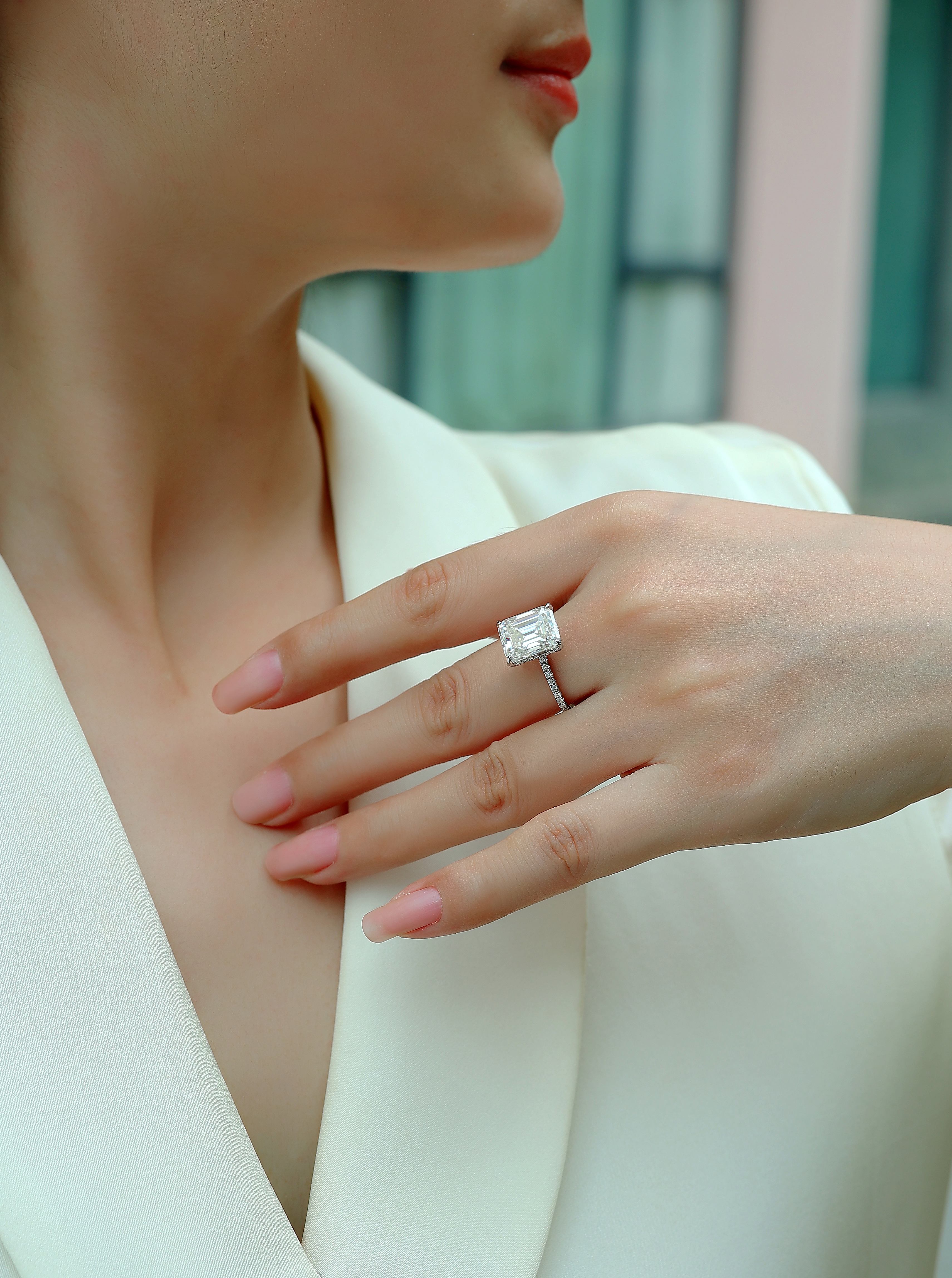 The City Of Iridesy Colors - A Wedding Ring Set With Top-quality Octagonal Moissan Silver