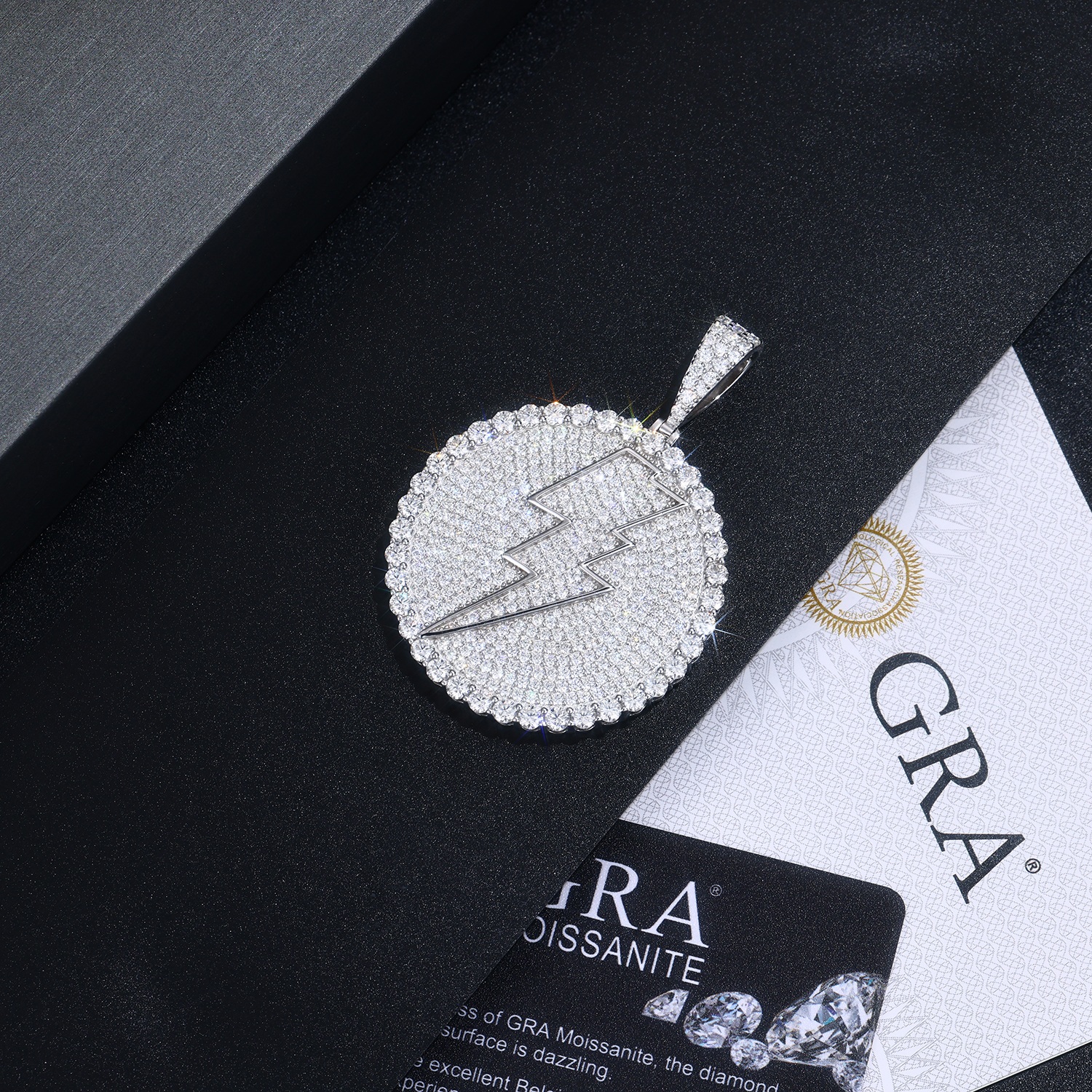 The Glory Of Thunder - A Fashionable And Trendy Necklace Pendant Set With Top-quality