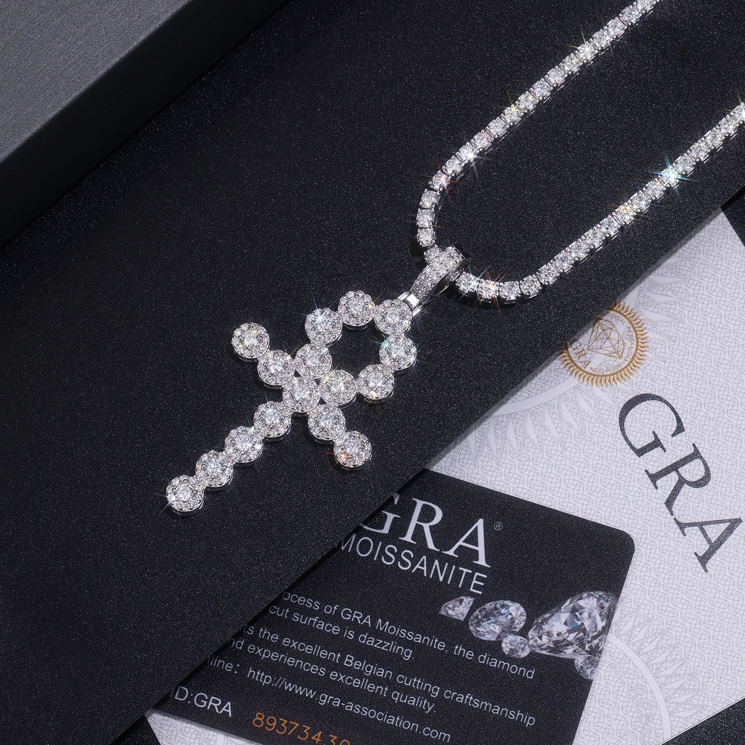 The Key To Holy Radiance - A Fashionable And Trendy Necklace Pendant Set With Top-quality