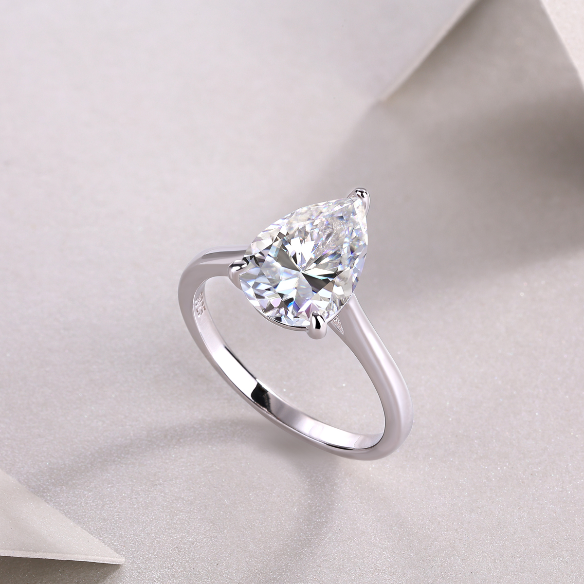The Ultimate Simplicity - Set With Top-quality Heart-shaped Moissanite Silver And