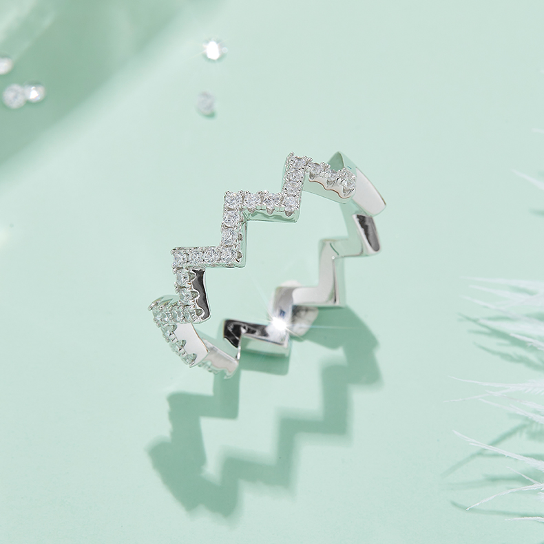 Thunder - A Wedding Ring Set With Top-quality Moissanite Silver And Platinum-plated
