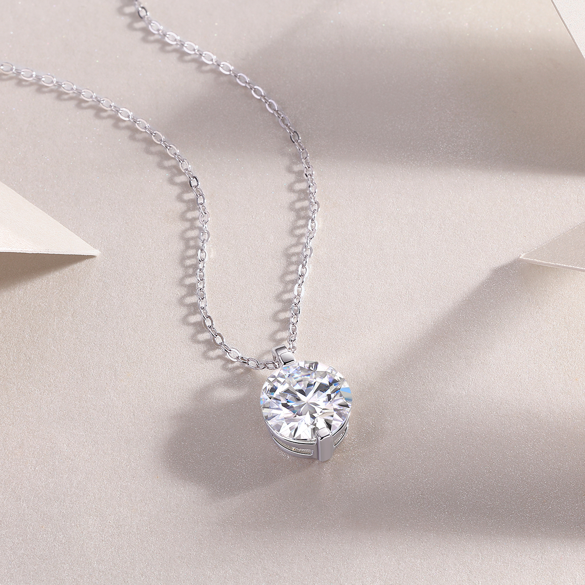 Time Endures - A Fashionable And Light Luxury Jewelry Pendant Necklace Set With