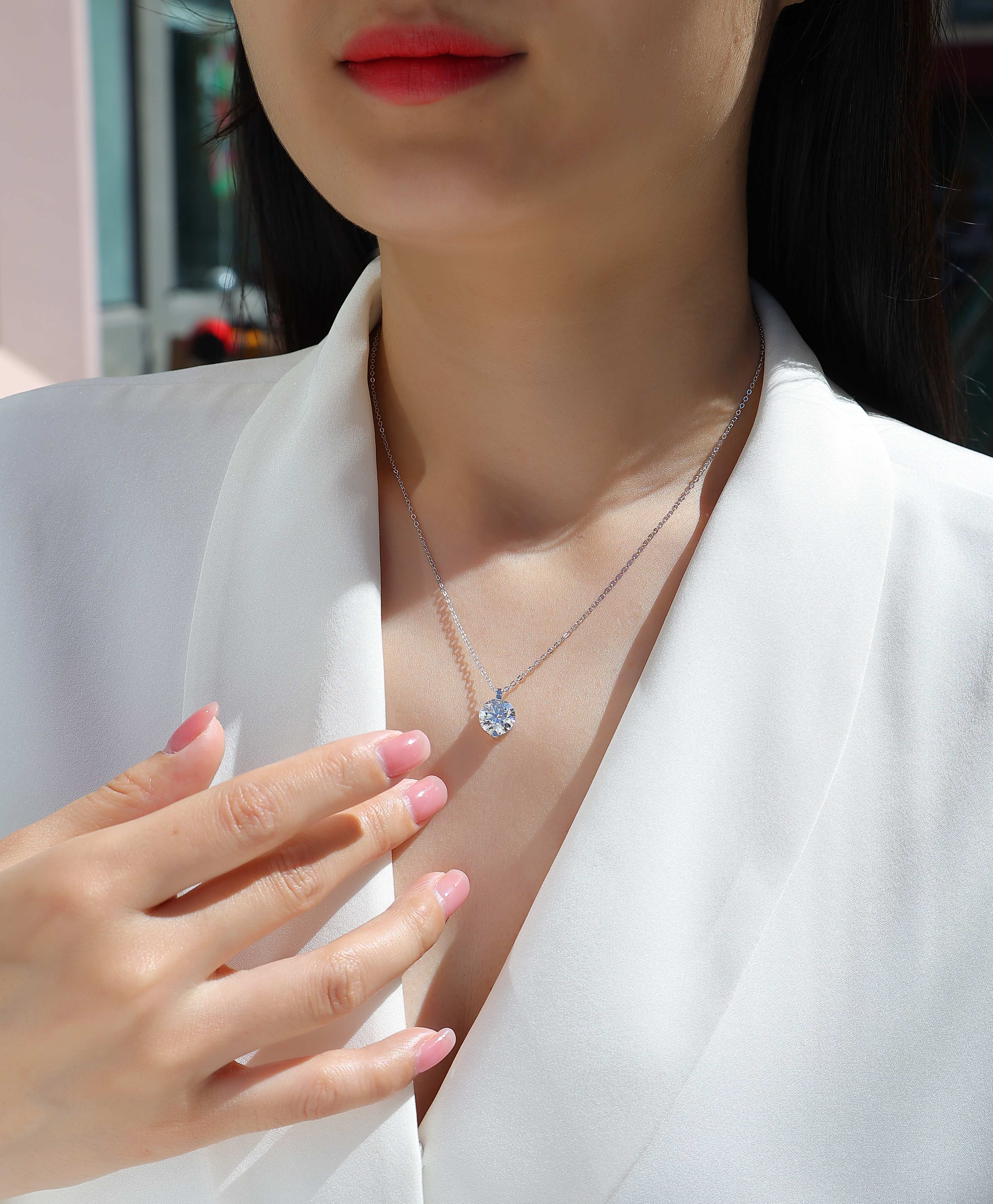 Time Endures - A Fashionable And Light Luxury Jewelry Pendant Necklace Set With