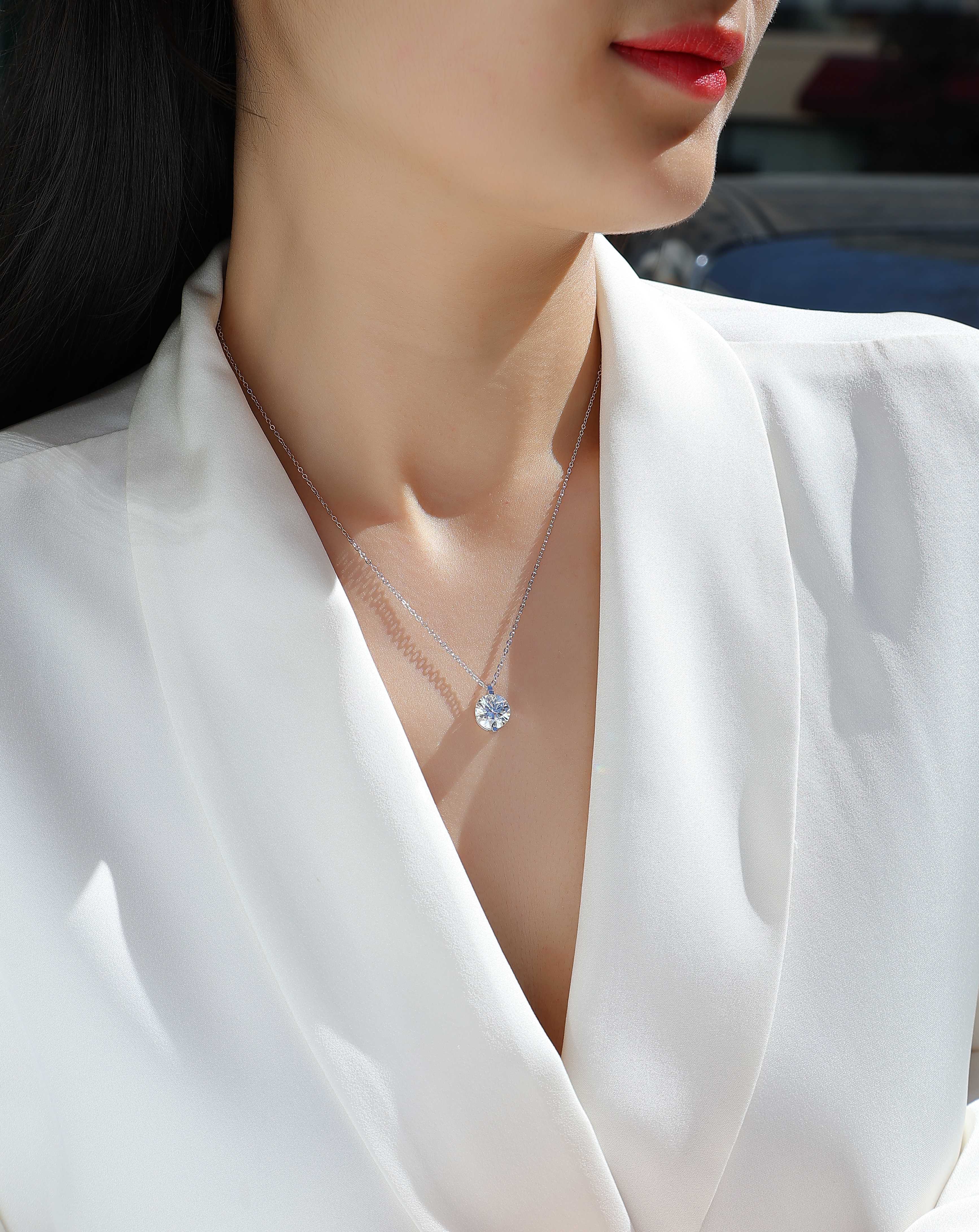 Time Endures - A Fashionable And Light Luxury Jewelry Pendant Necklace Set With