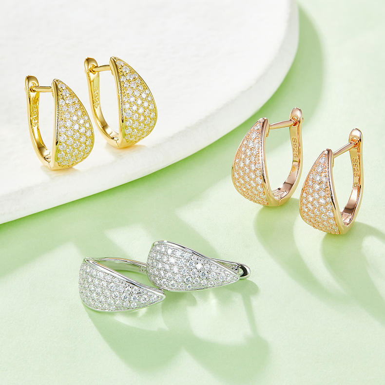 Top-quality Moissanite Luxury And Fashionable Light Luxury Jewelry Silver Stud Earrings