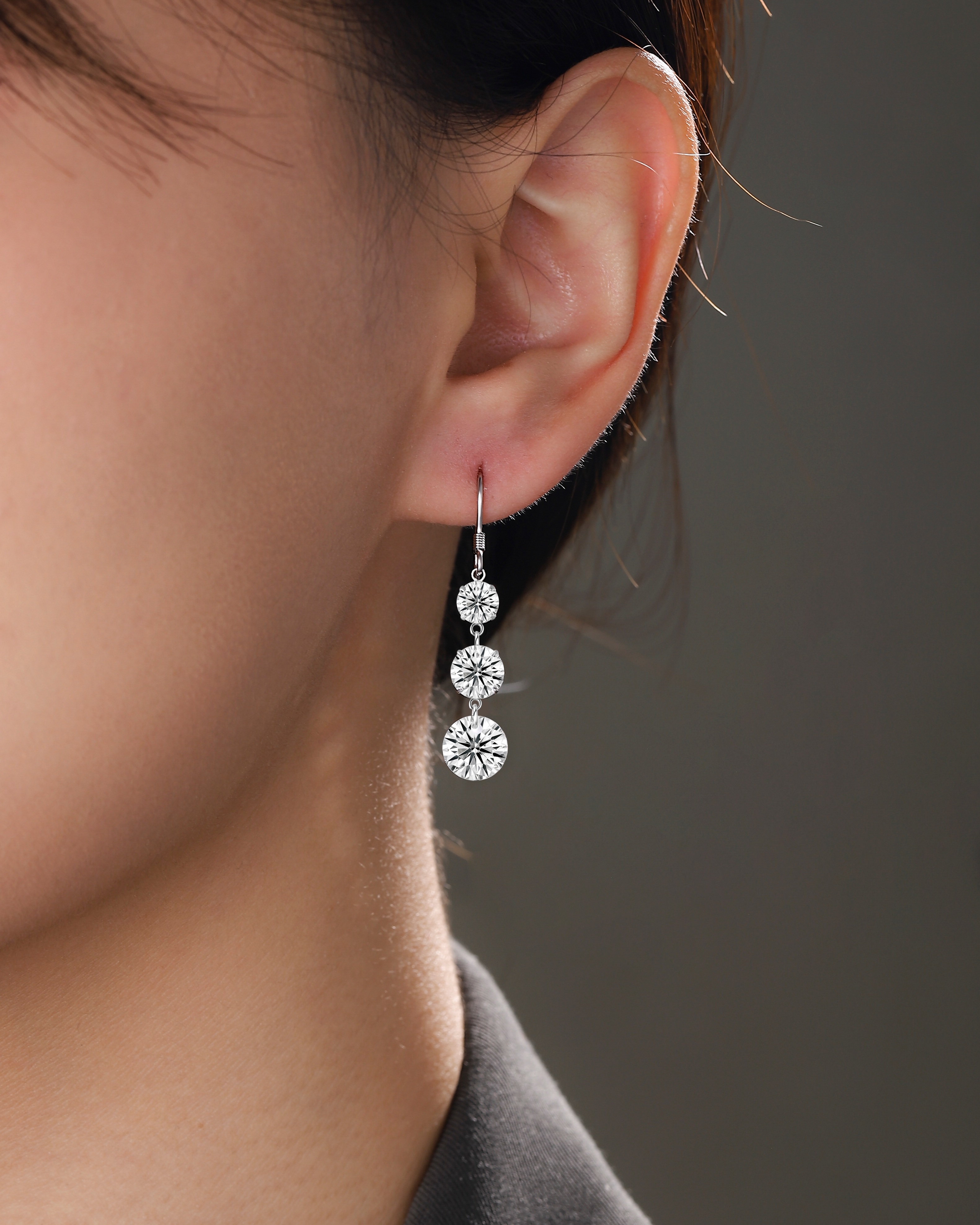 Top-quality Moissanite Luxury And Fashionable Light Luxury Jewelry Silver Stud Earrings