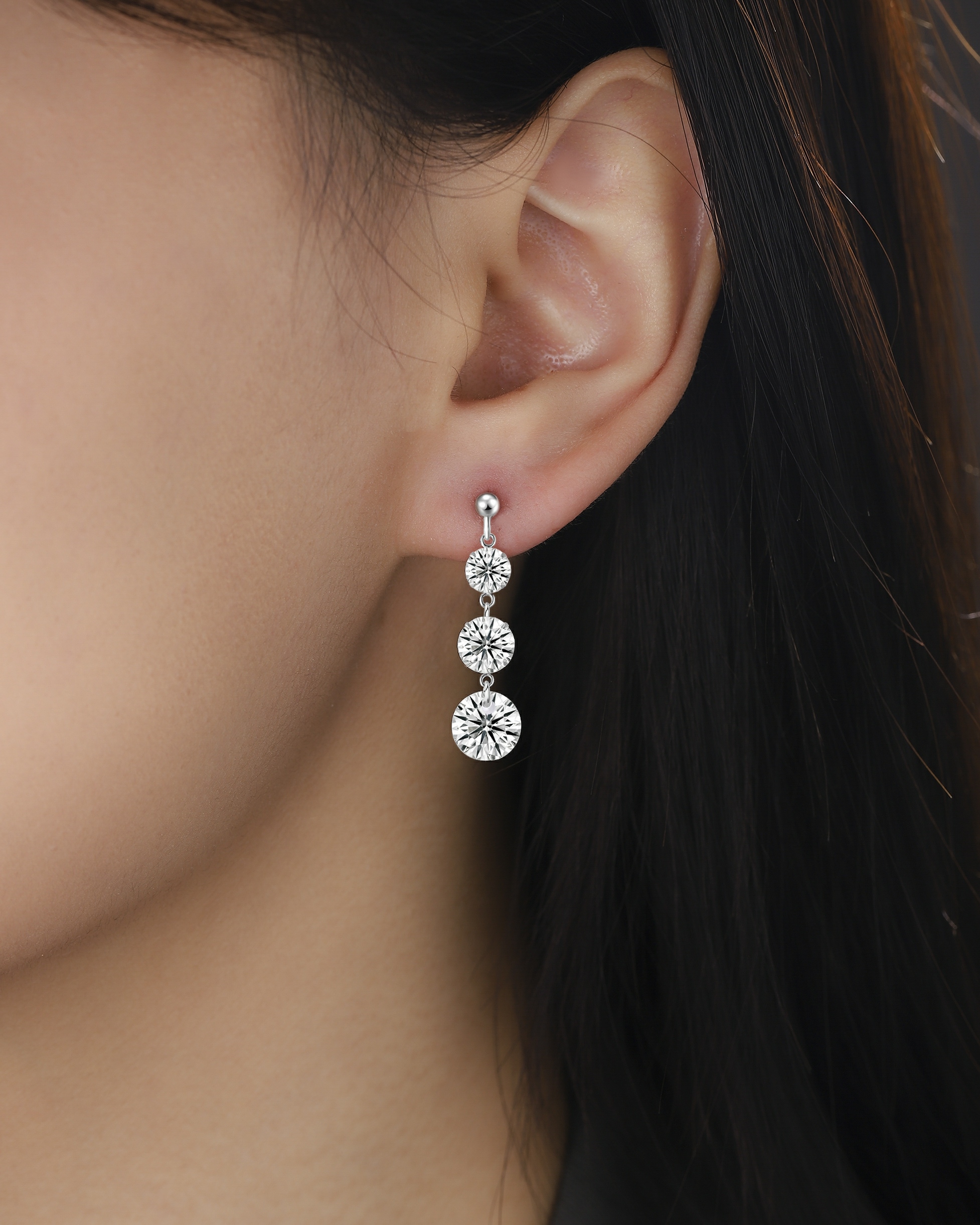 Top-quality Moissanite Luxury And Fashionable Light Luxury Jewelry Silver Stud Earrings