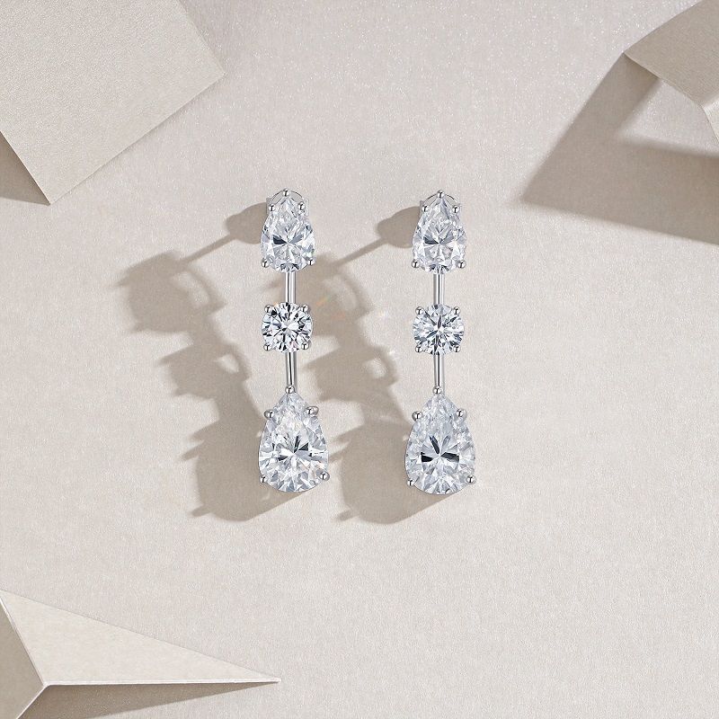 Top-quality Moissanite Luxury And Fashionable Light Luxury Jewelry Silver Stud Earrings