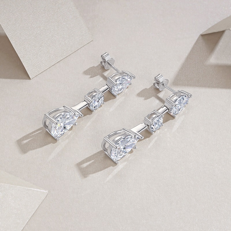 Top-quality Moissanite Luxury And Fashionable Light Luxury Jewelry Silver Stud Earrings