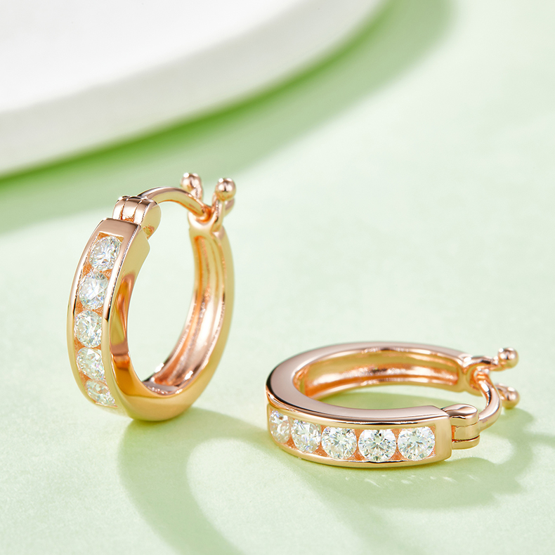 Top-quality Moissanite Luxury And Fashionable Light Luxury Jewelry Silver Stud Earrings