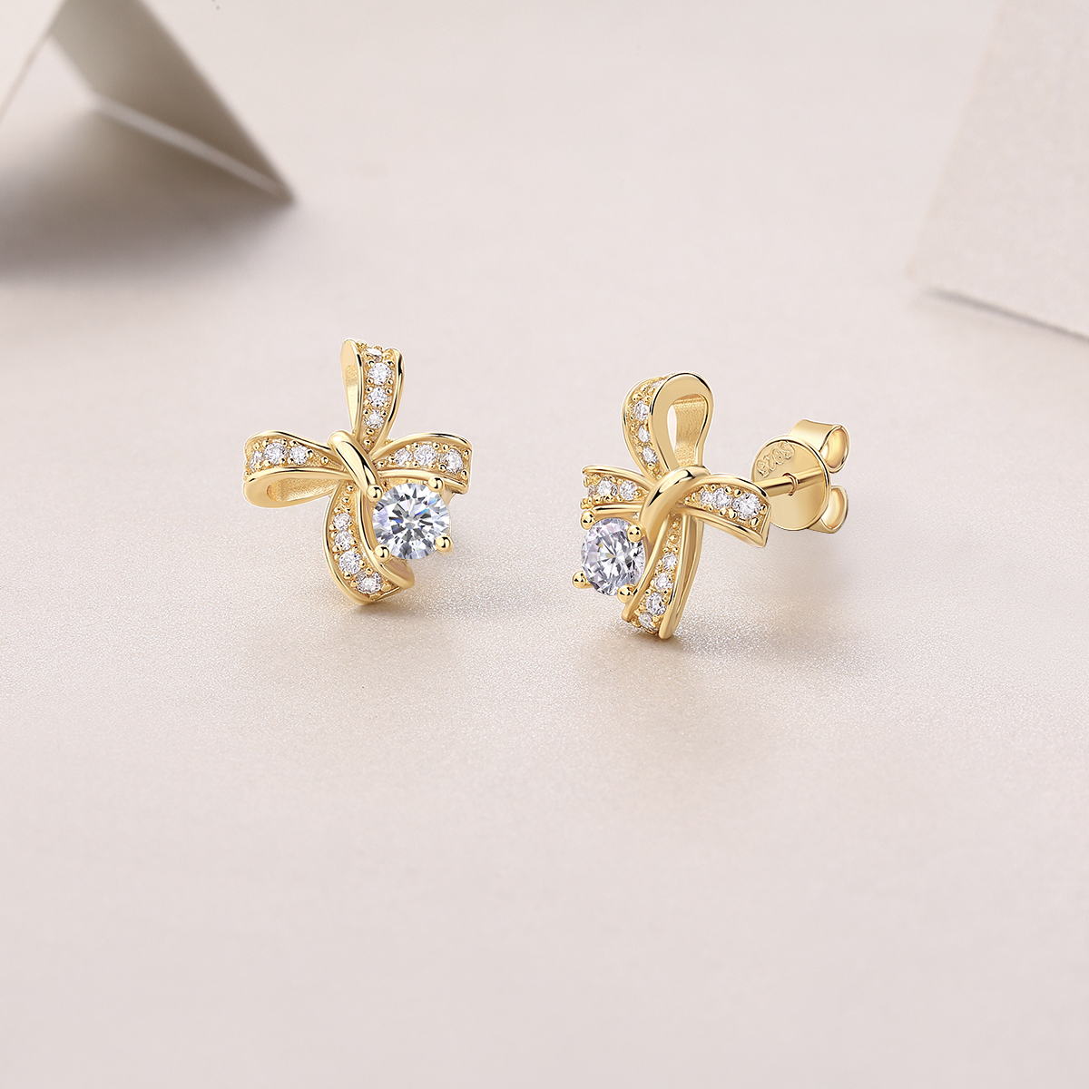 Top-quality Moissanite Luxury And Fashionable Light Luxury Jewelry Silver Stud Earrings