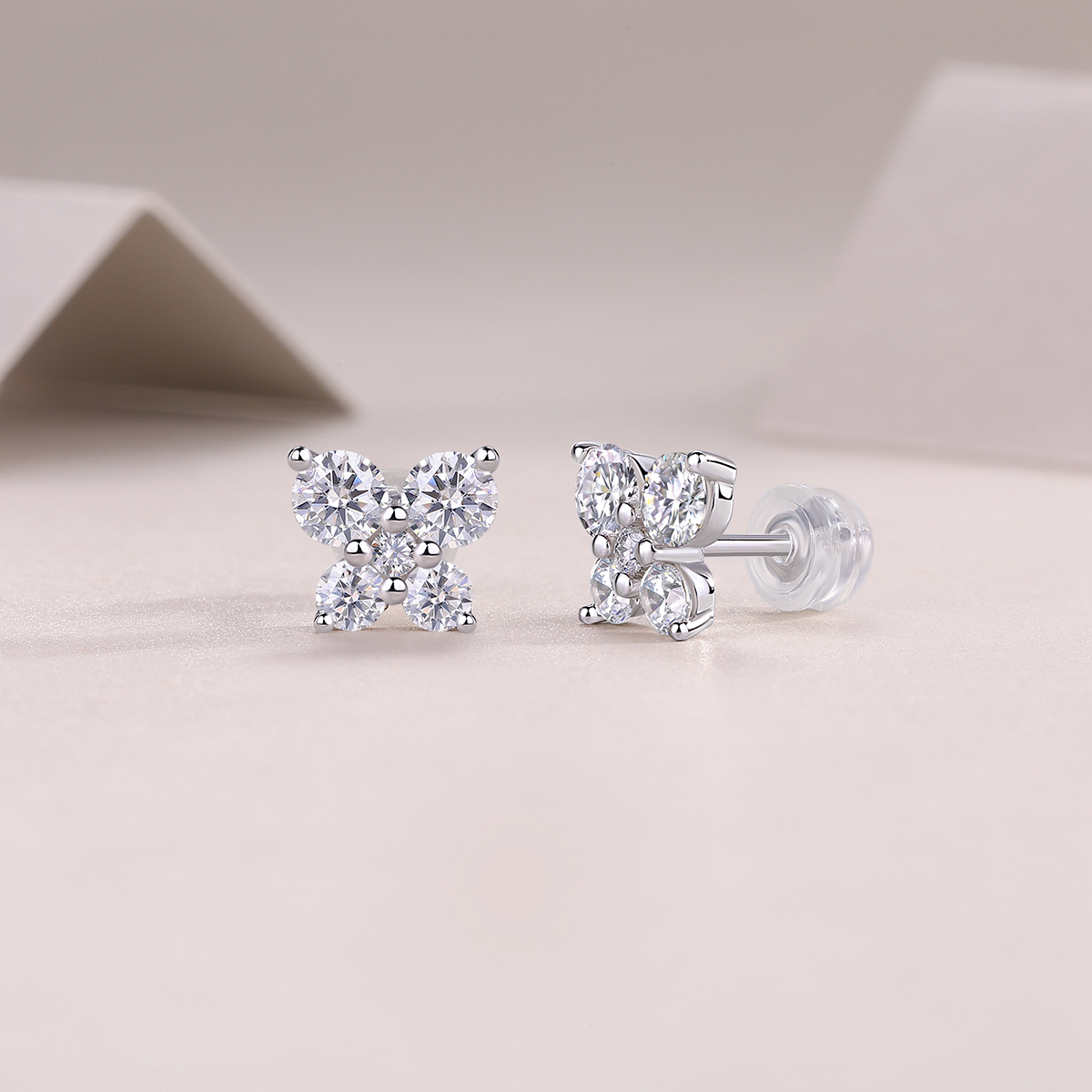 Top-quality Moissanite Luxury And Fashionable Light Luxury Jewelry Silver Stud Earrings