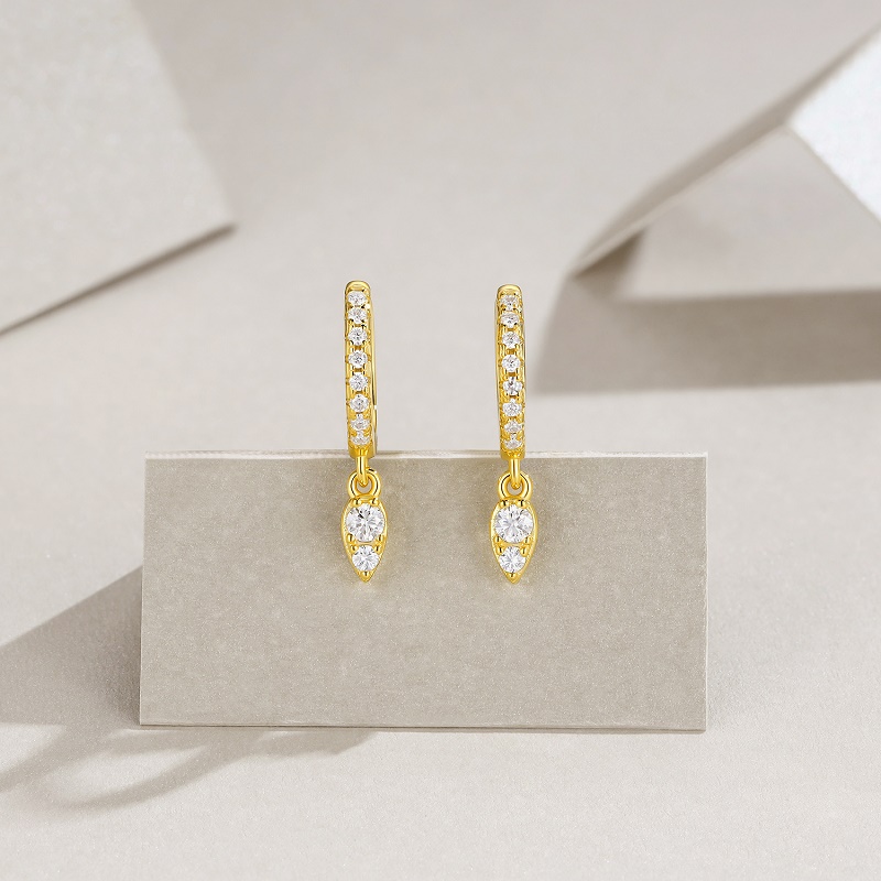 Top-quality Moissanite Luxury And Fashionable Light Luxury Jewelry Silver Stud Earrings