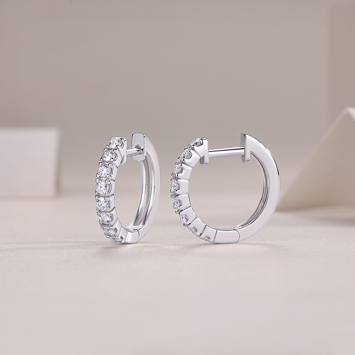 Top-quality Moissanite Luxury And Fashionable Light Luxury Jewelry Silver Stud Earrings