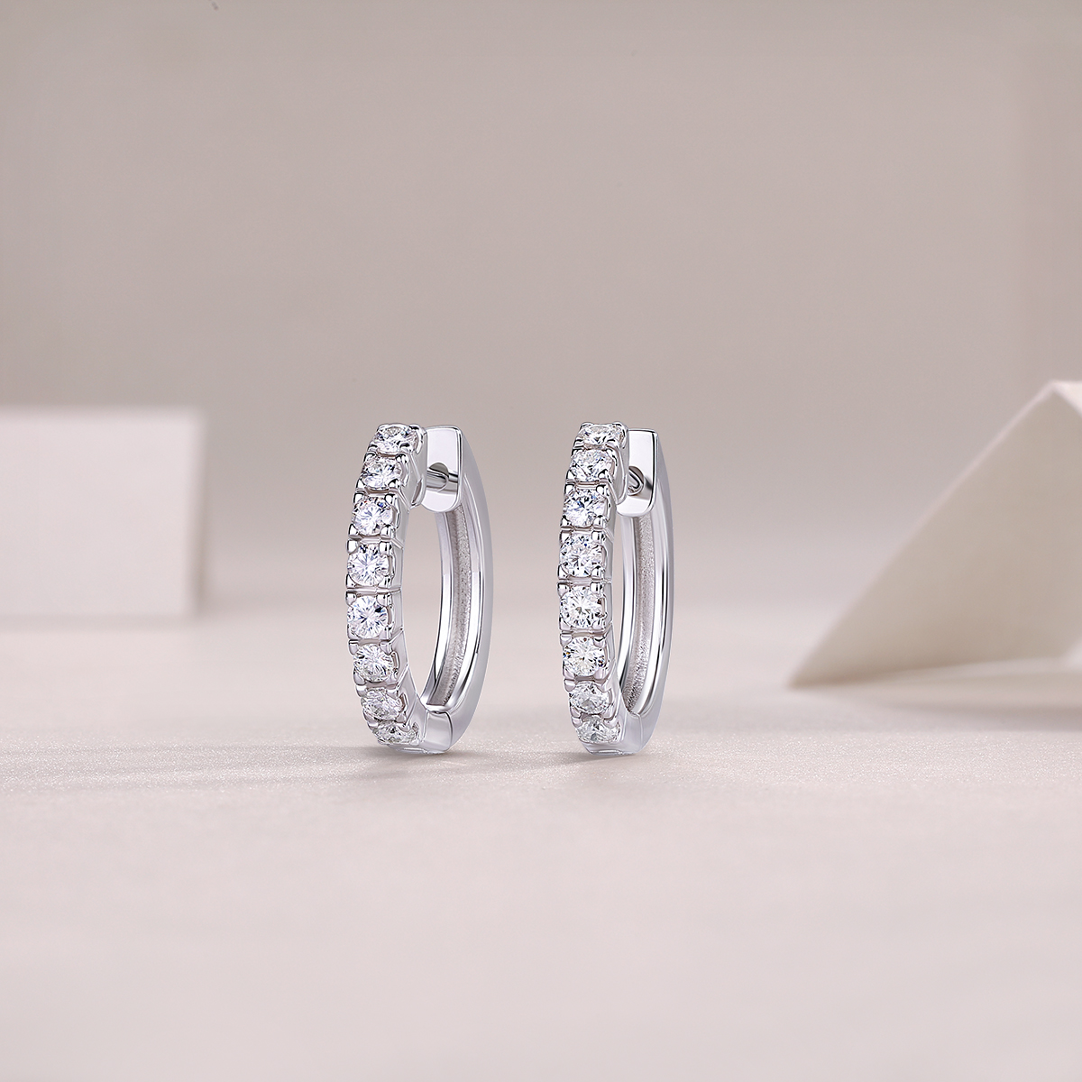 Top-quality Moissanite Luxury And Fashionable Light Luxury Jewelry Silver Stud Earrings