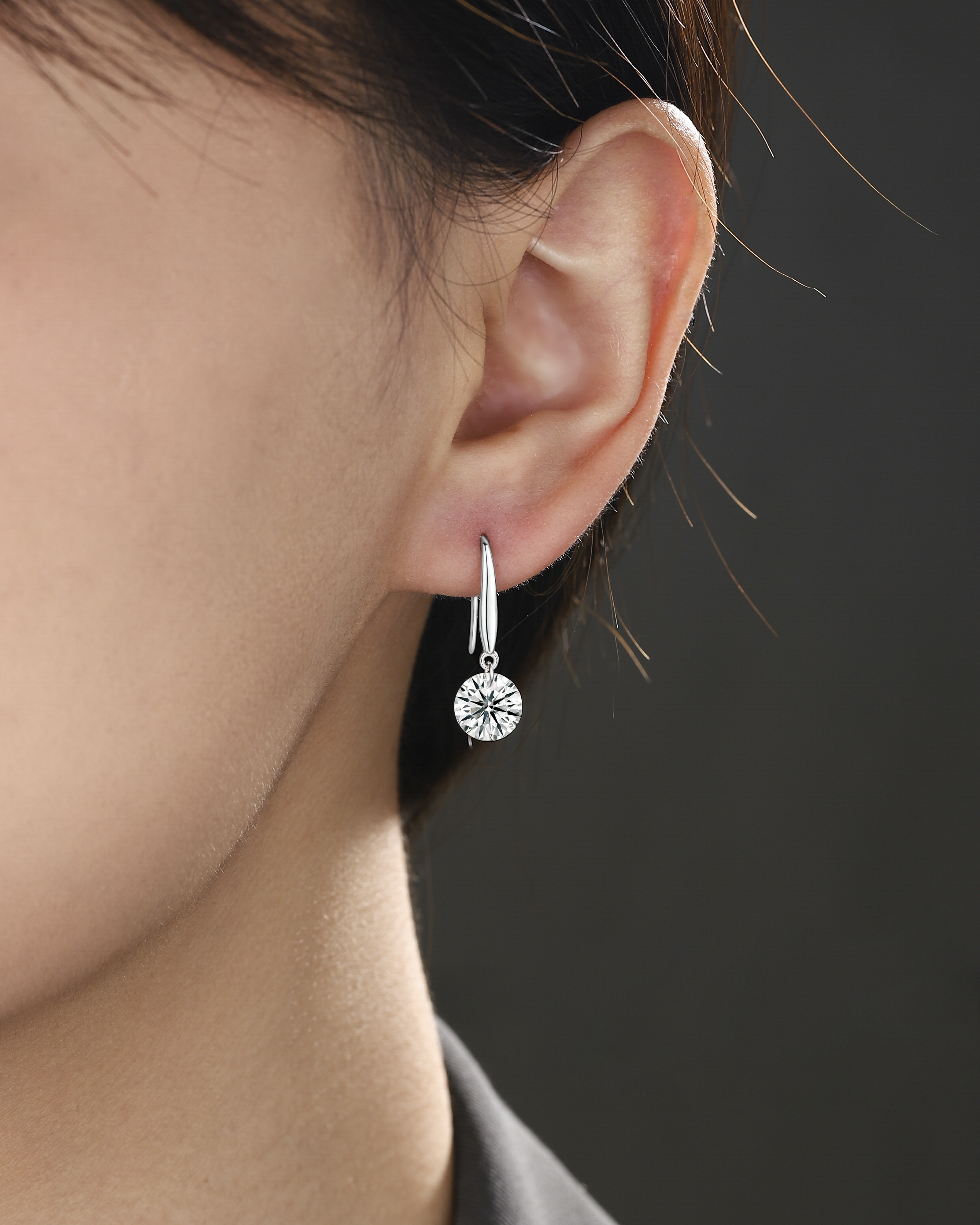 Top-quality Moissanite Luxury And Fashionable Light Luxury Jewelry Silver Stud Earrings