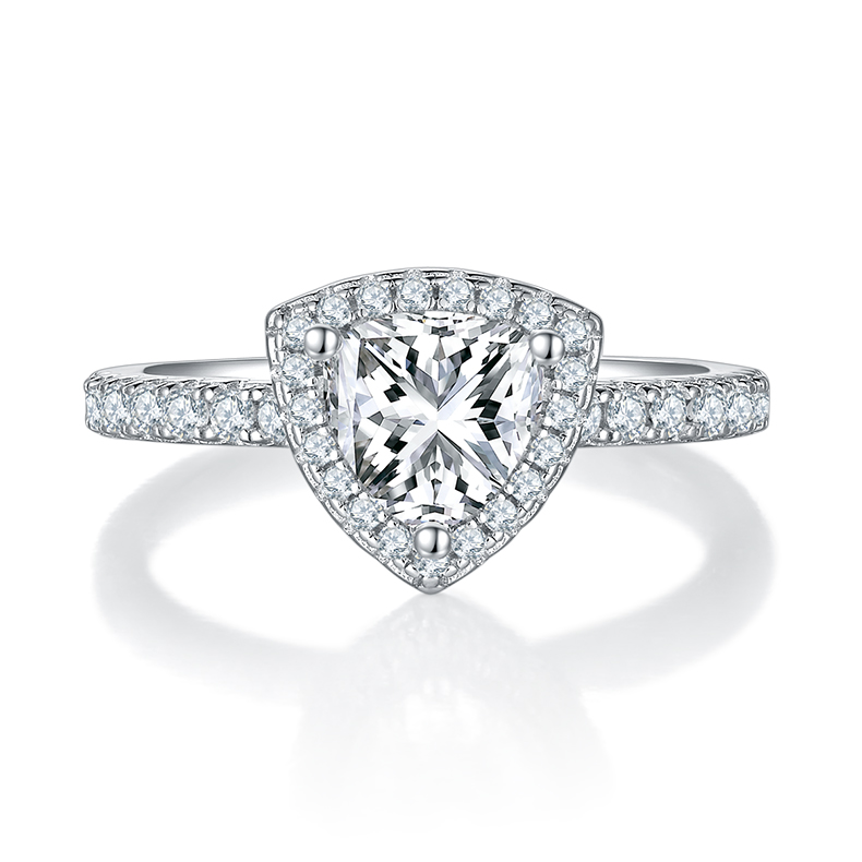 Triangular Moissanite Set With Top-quality Moissanite Luxury And Fashionable Light Luxury