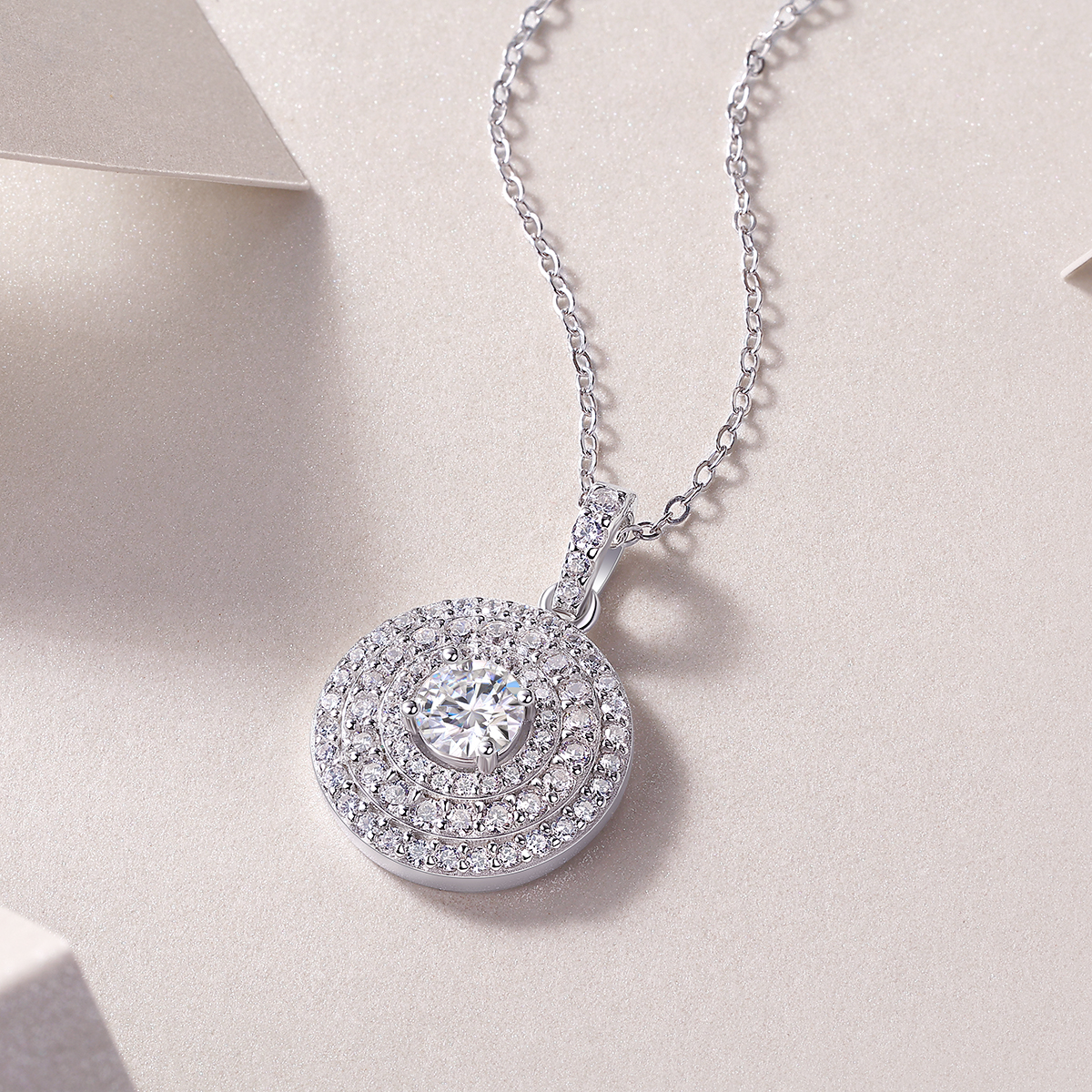 White Dune - A Fashionable And Light Luxury Jewelry Pendant Necklace Set With Top-quality