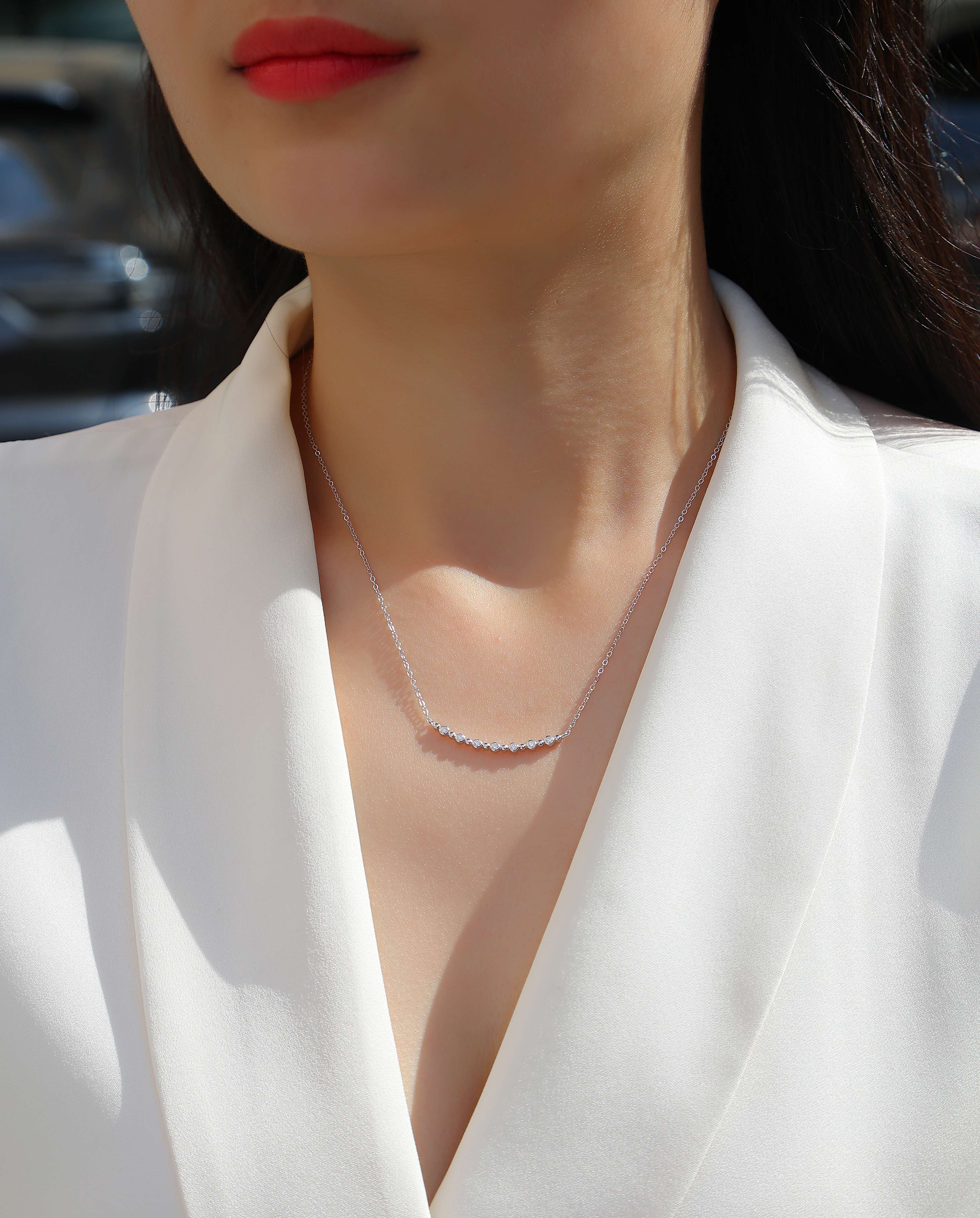 White Moon Stars - A Fashionable And Light Luxury Jewelry Pendant Necklace Set With