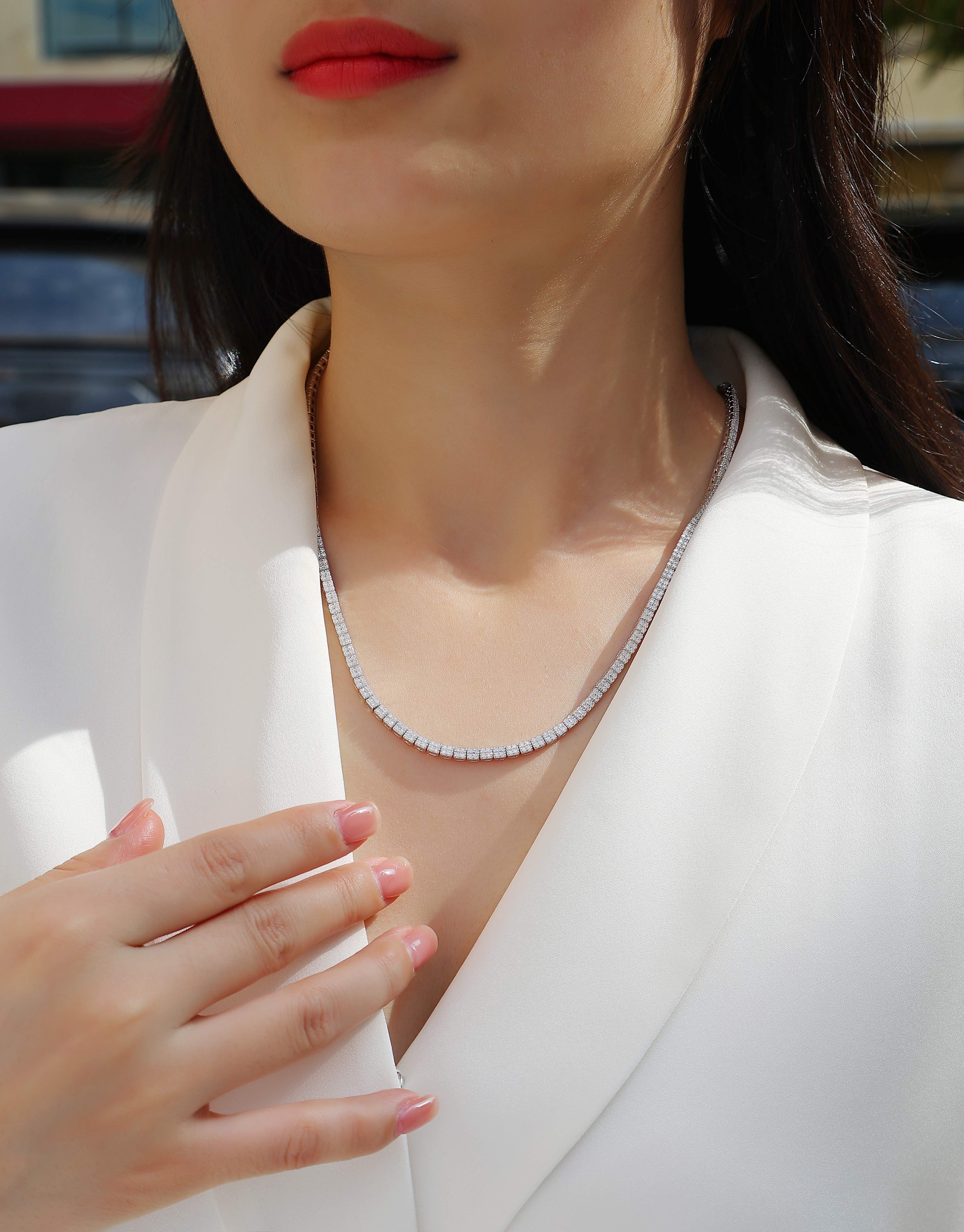 Winter Lake - Luxurious And Fashionable Light Luxury Jewelry Necklace Pendant Set With
